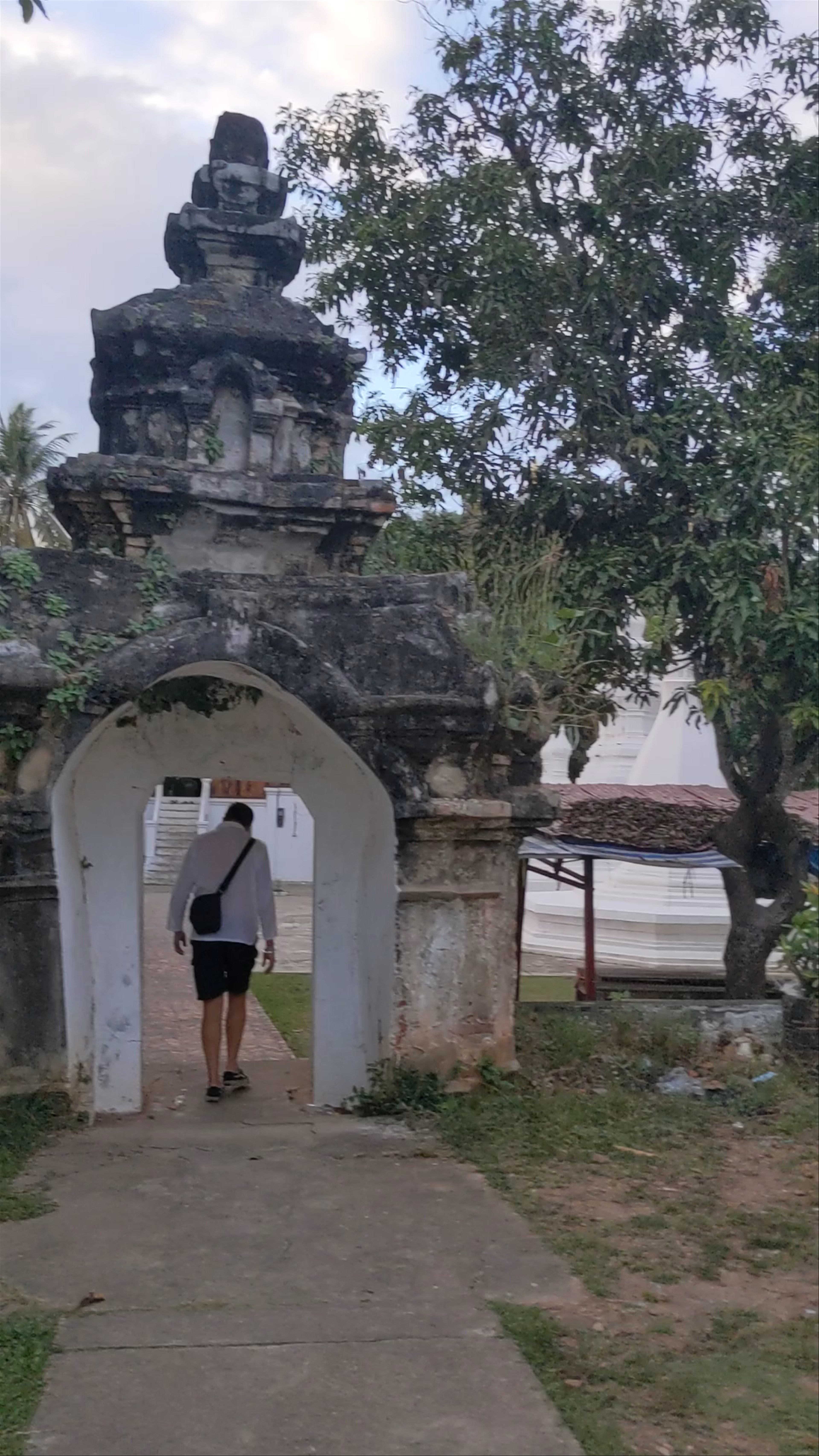 Wat Wisunarat: Tranquil Historic Temple Visit in Luang Prabang