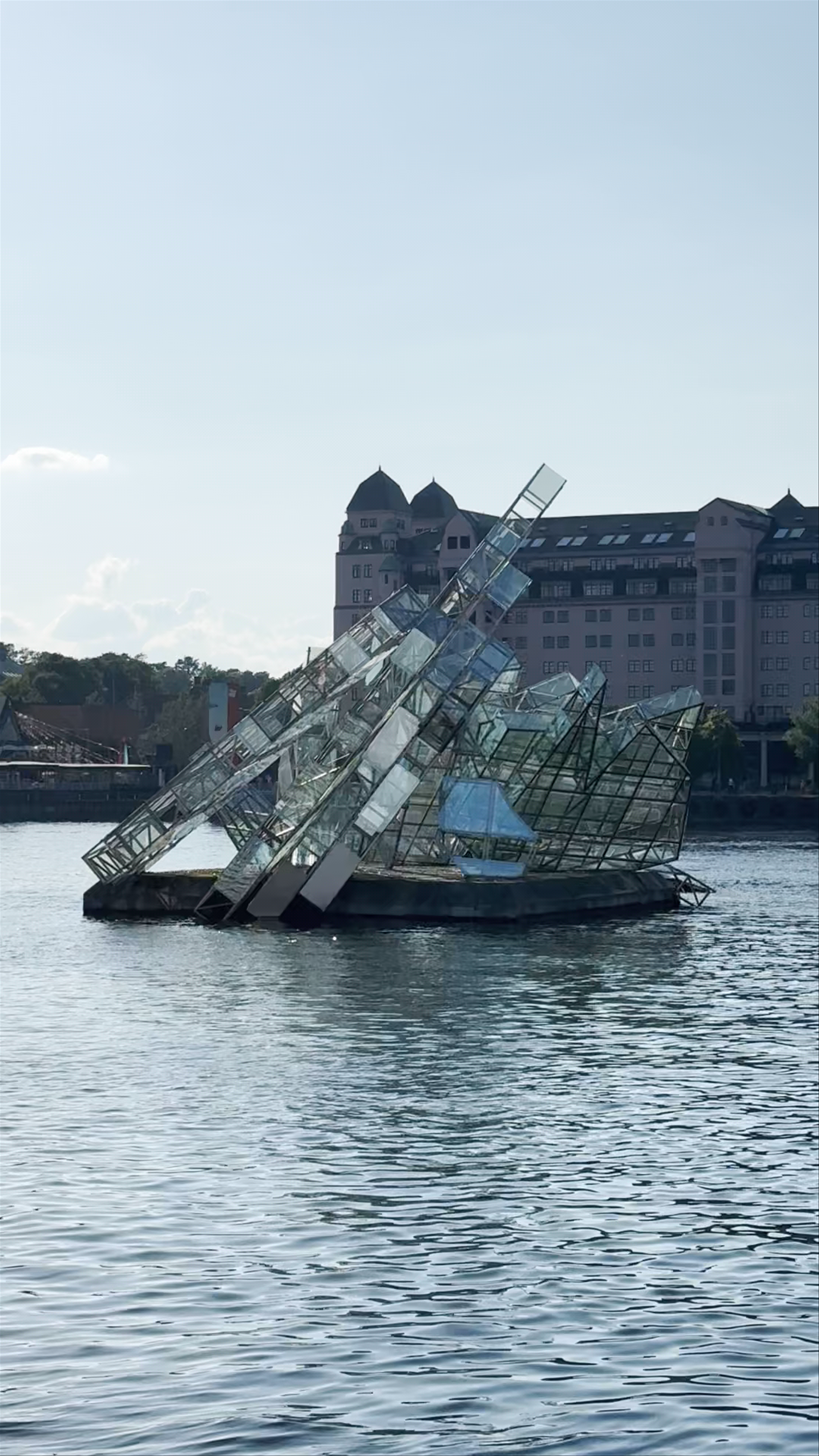 She Lies: Iconic Floating Glass Sculpture in Oslo