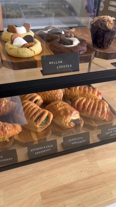 Haru - Really good Biscoff latte and jalapeño croissant - Coffee & Tea Near Me - Buena Park, California