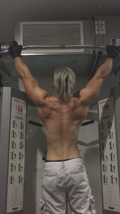 Daniel Lue - Daniel doing pull-ups - Trainers Near Me