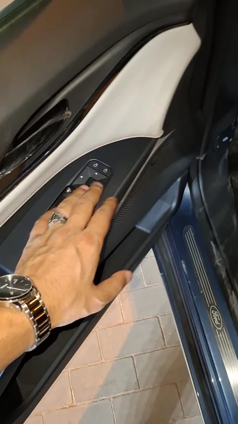 فورد تورس Titanium 2025