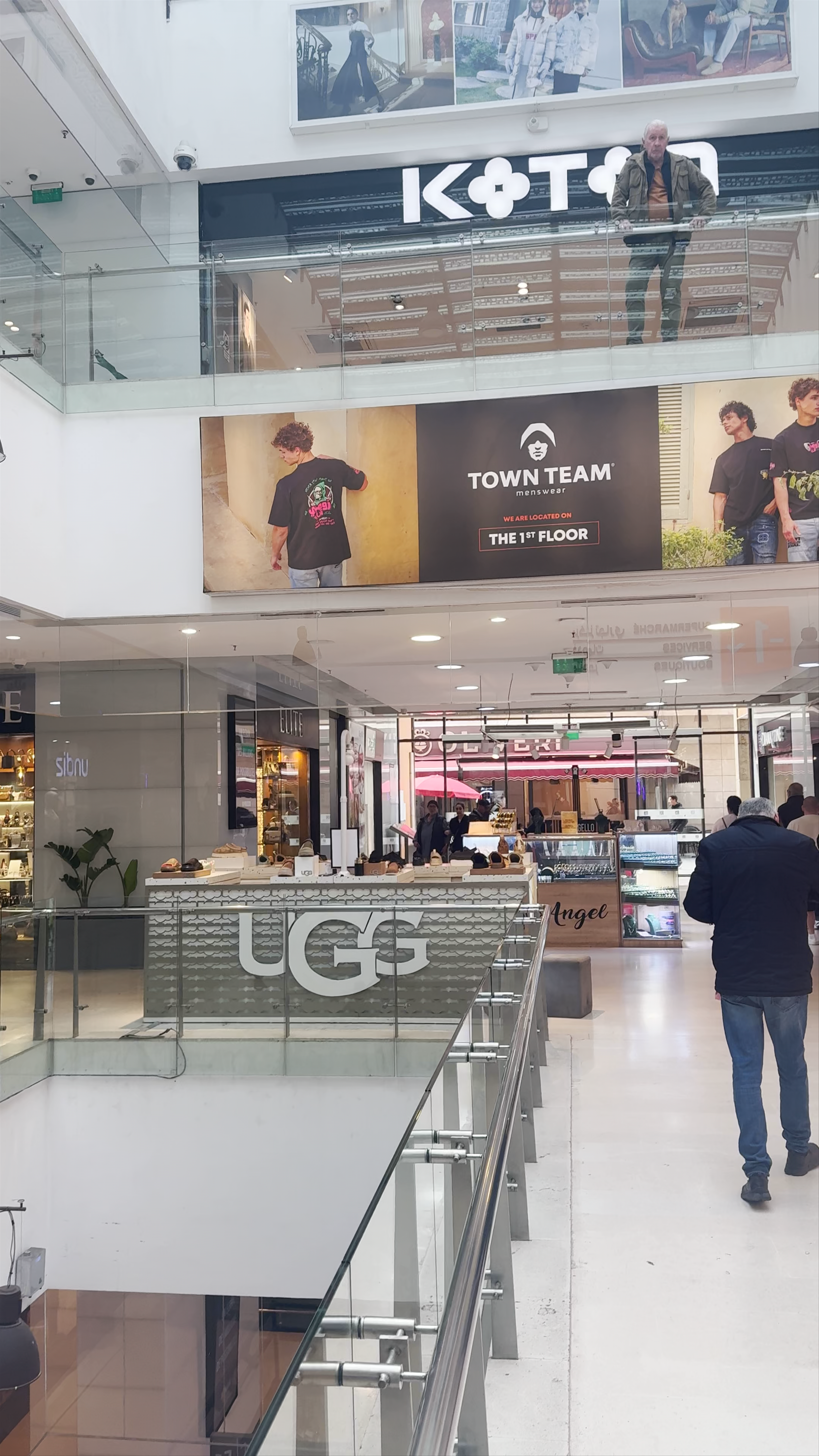 CARRE EDEN SHOPPING CENTER