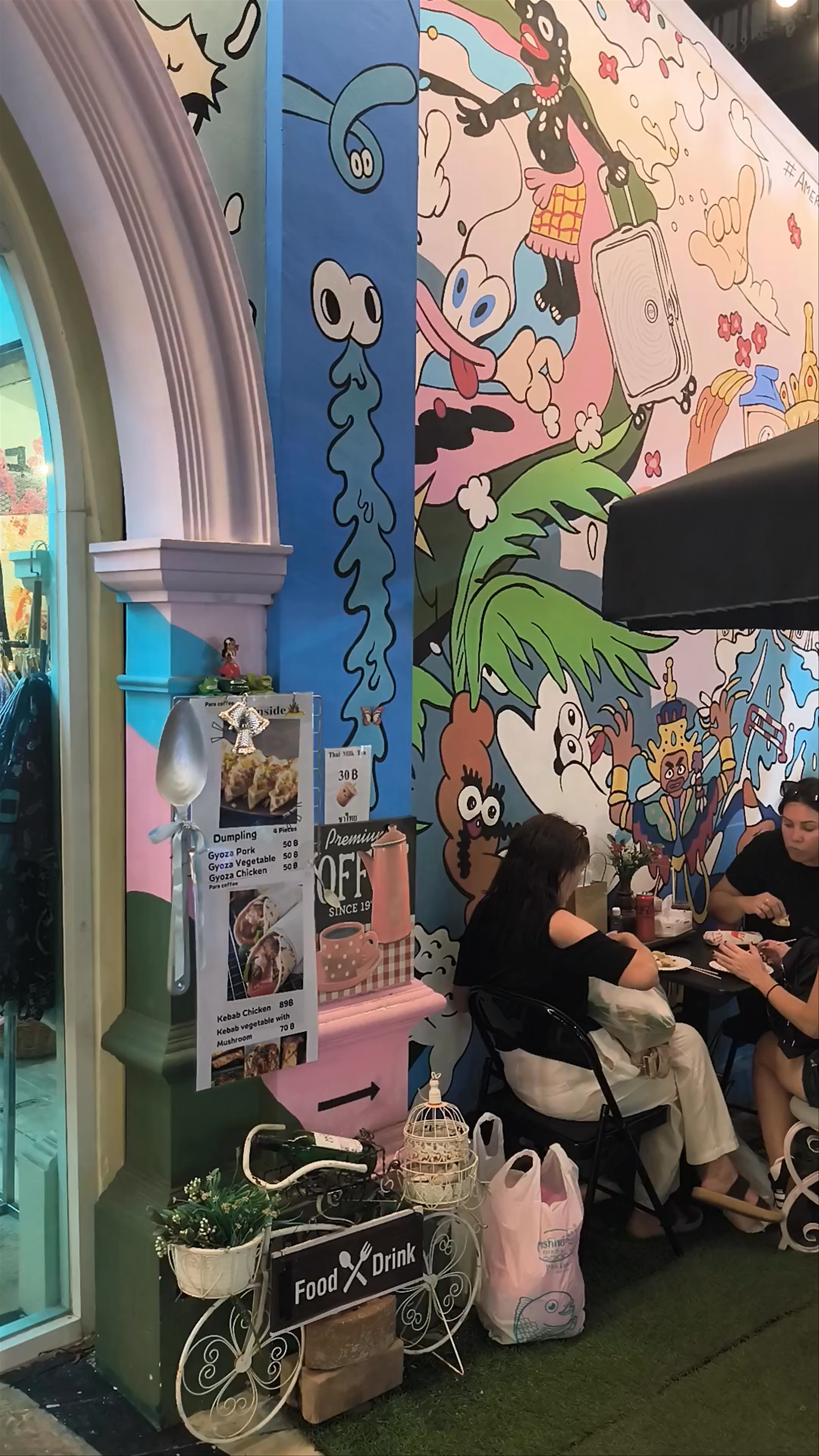 Phuket Old Town Sunday Night Market - Vibrant Street Art & Local Flavors