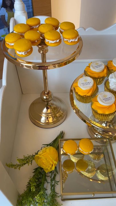 Kendra Scott - Kendra Scott had a lovely display of free cupcakes and macarons today. So pretty. - Jewelry Near Me - Pembroke Pines, Florida