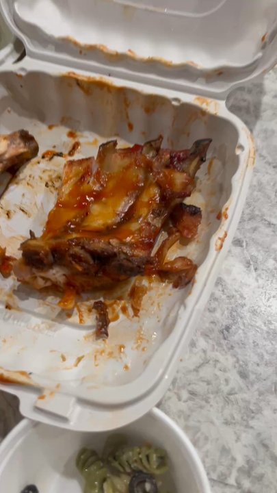 Flanigan's - Hollywood - Fatty uncooked cold ribs - Seafood Near Me - Hollywood, Florida