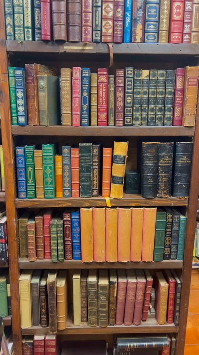 Becker's Books - Bookstores Near Me - Houston, Texas