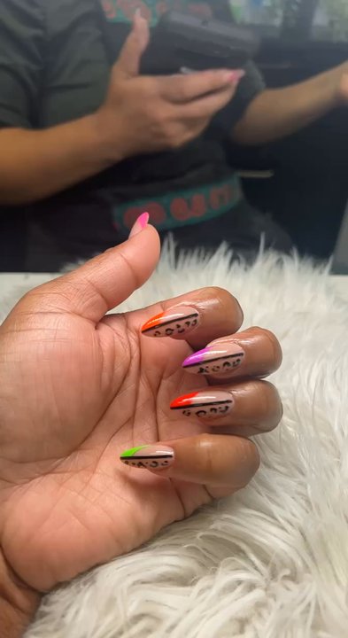 Lady Spotlight - Nail Salons Near Me - Sacramento, California