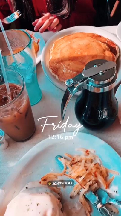 Broadway Diner - American Near Me - Baraboo, Wisconsin