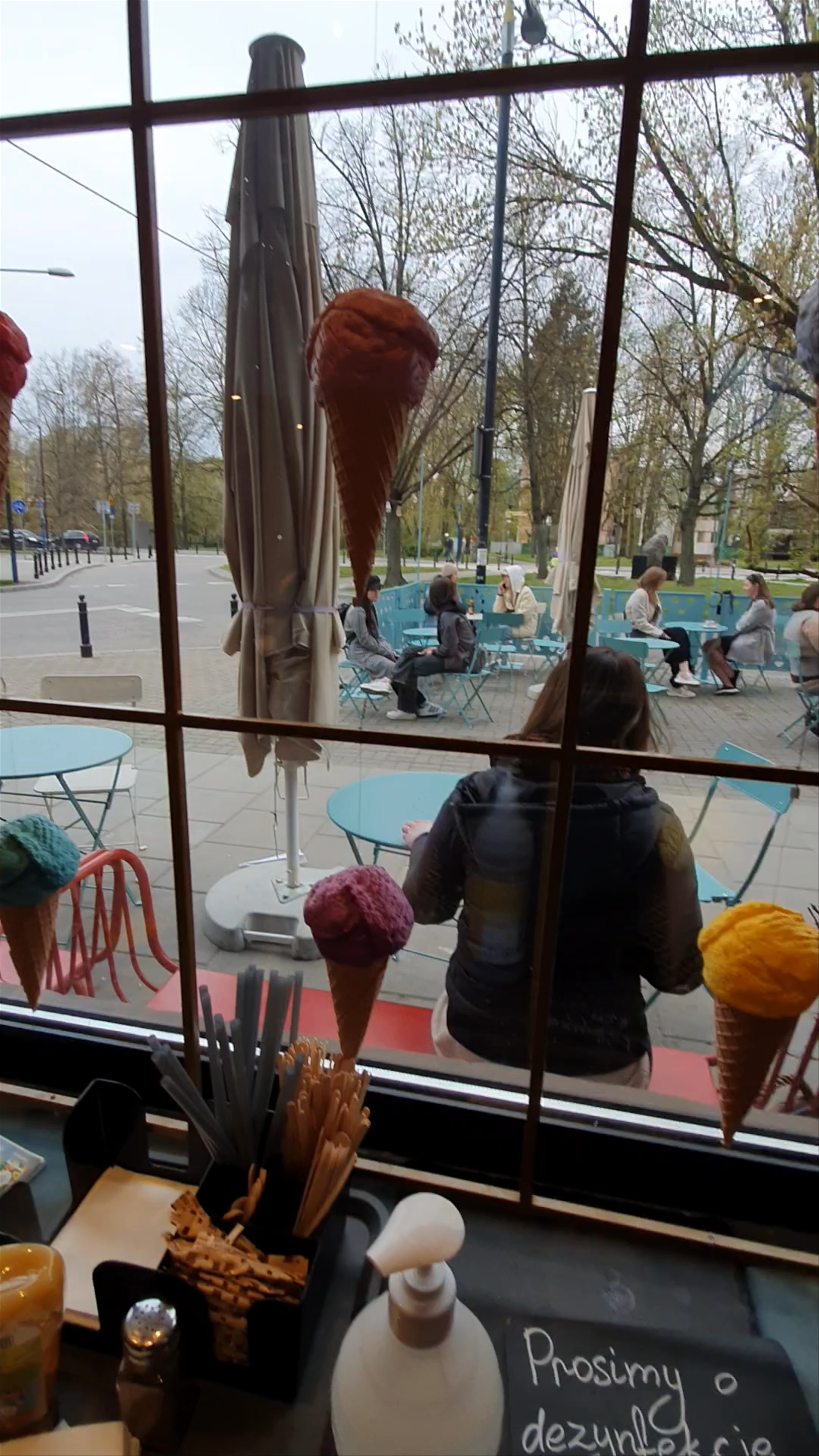 Cozy Ice Cream Café Experience in Warsaw