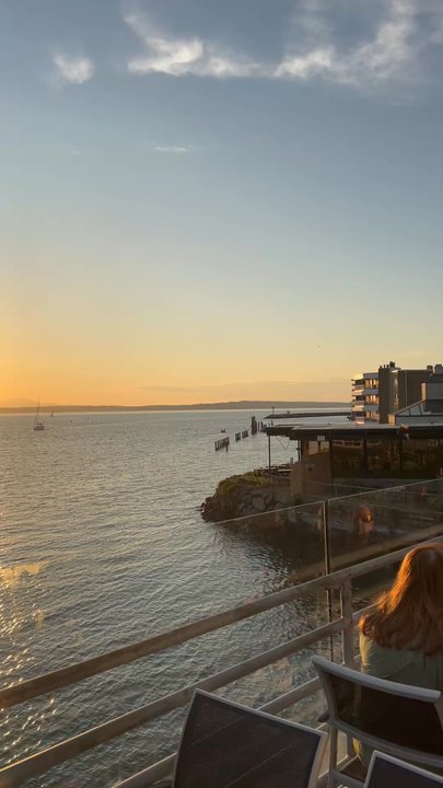 Ray's Café - View - Seafood Near Me - Seattle, Washington