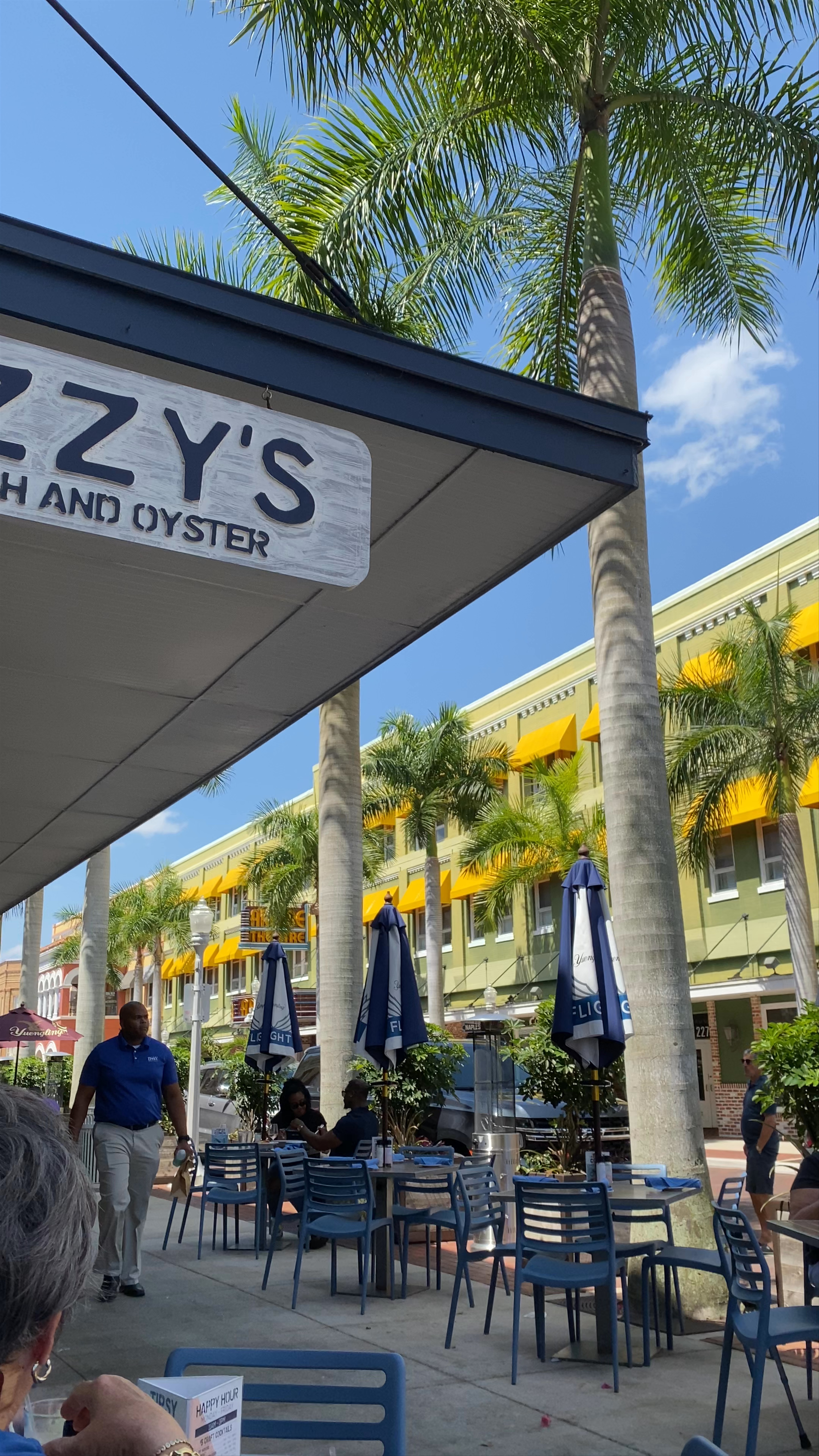 Izzy's Fish & Oyster