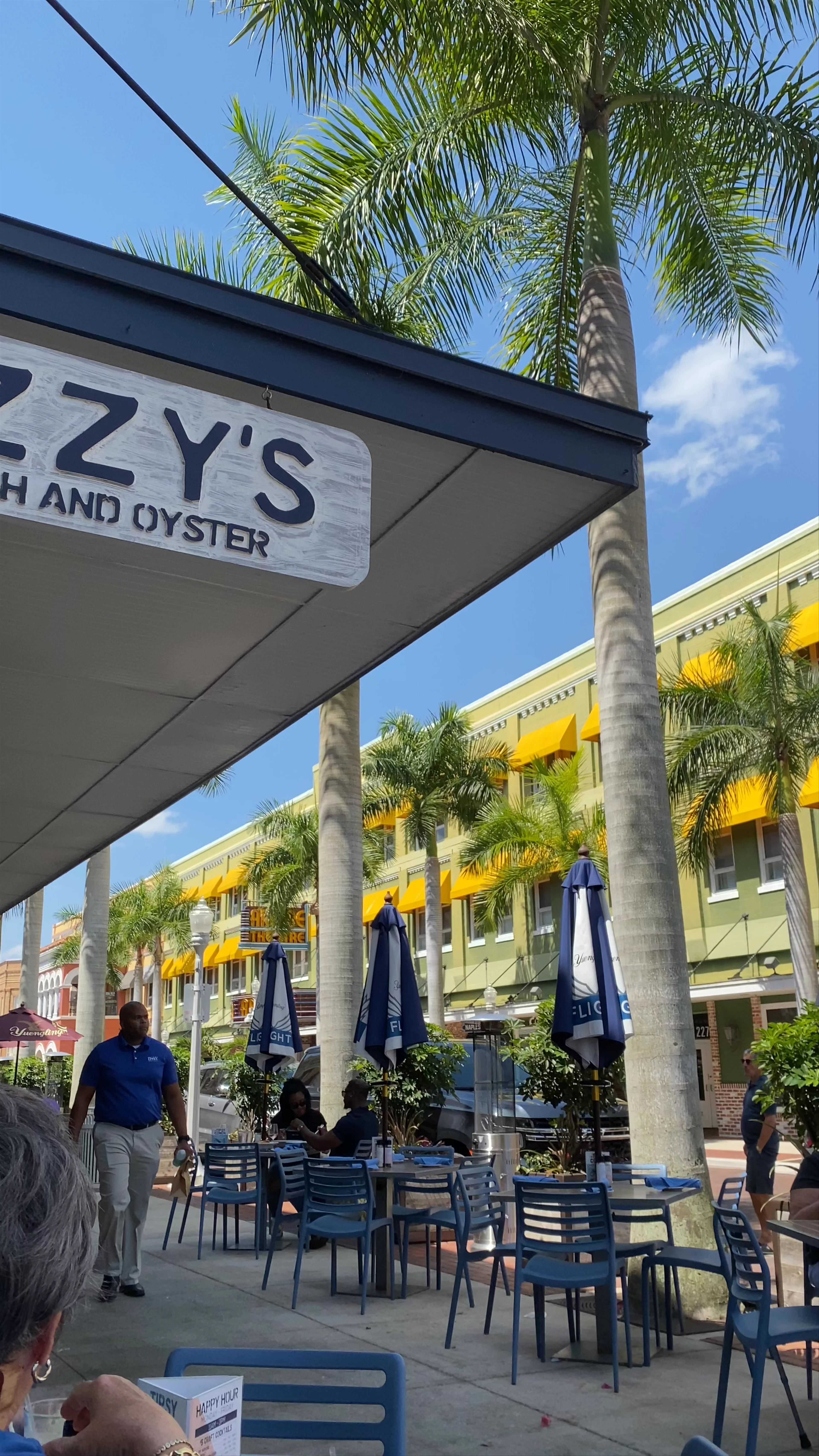 Izzy's Fish & Oyster