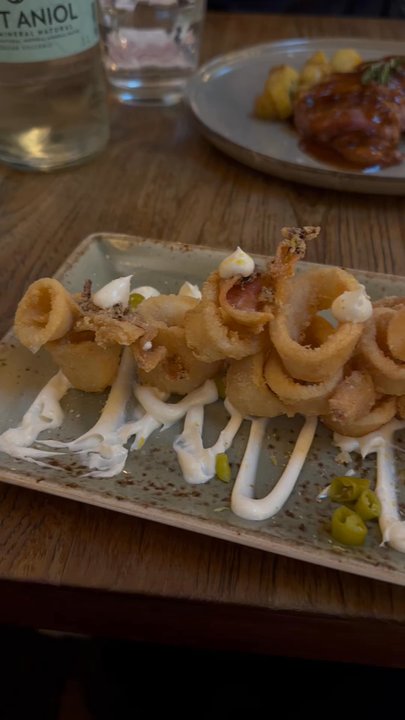 La Brasería - Andalusian-style fresh squid with citric mayonnaise - Brasseries Near Me - Barcelona, B