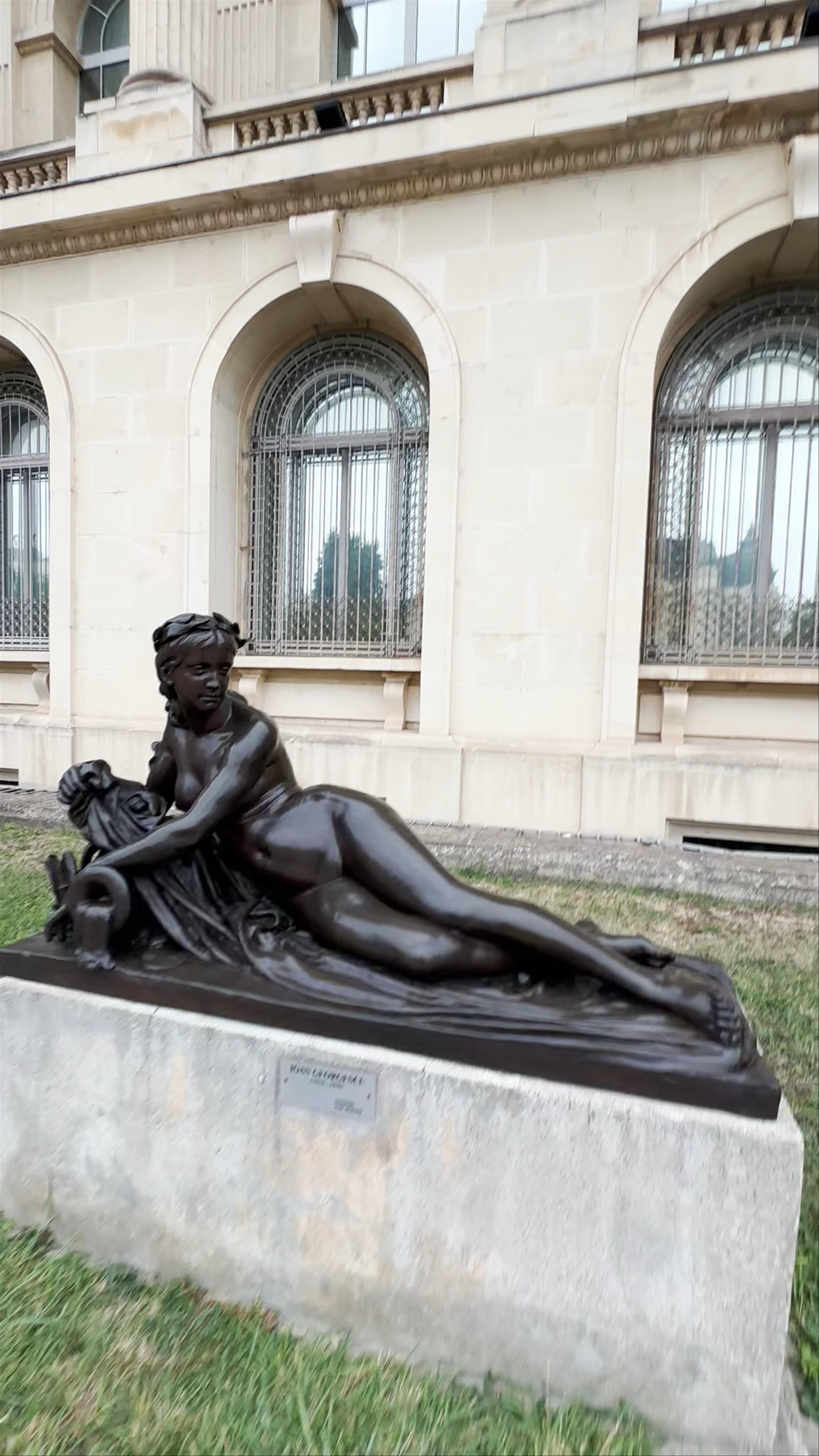 Galeria de Artă Europeană: Sculptural Elegance in the Heart of Bucharest