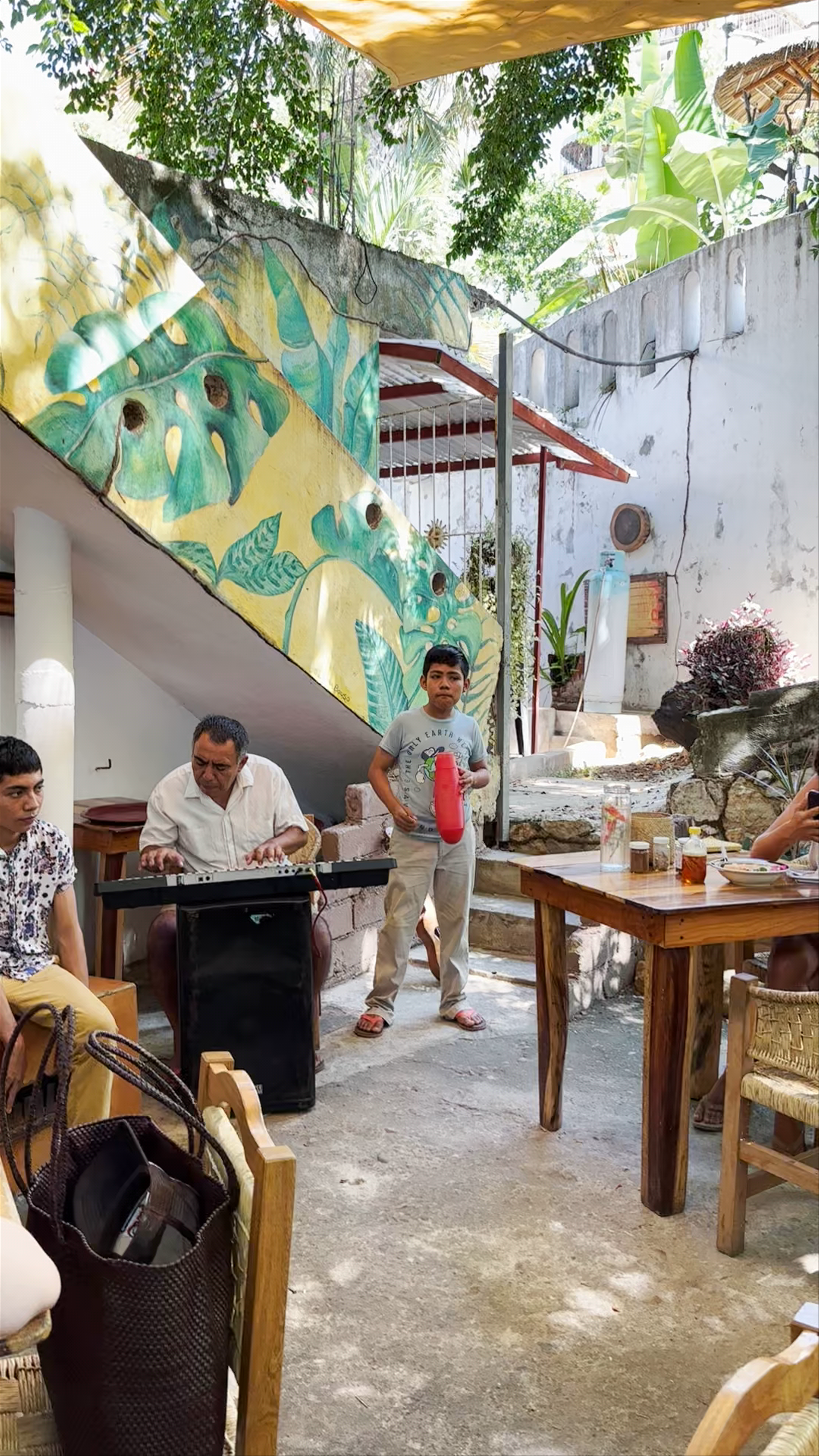 Café Elephant Garden