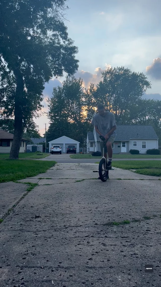 riu submission: push mush to rolling wrap to 180 backroll