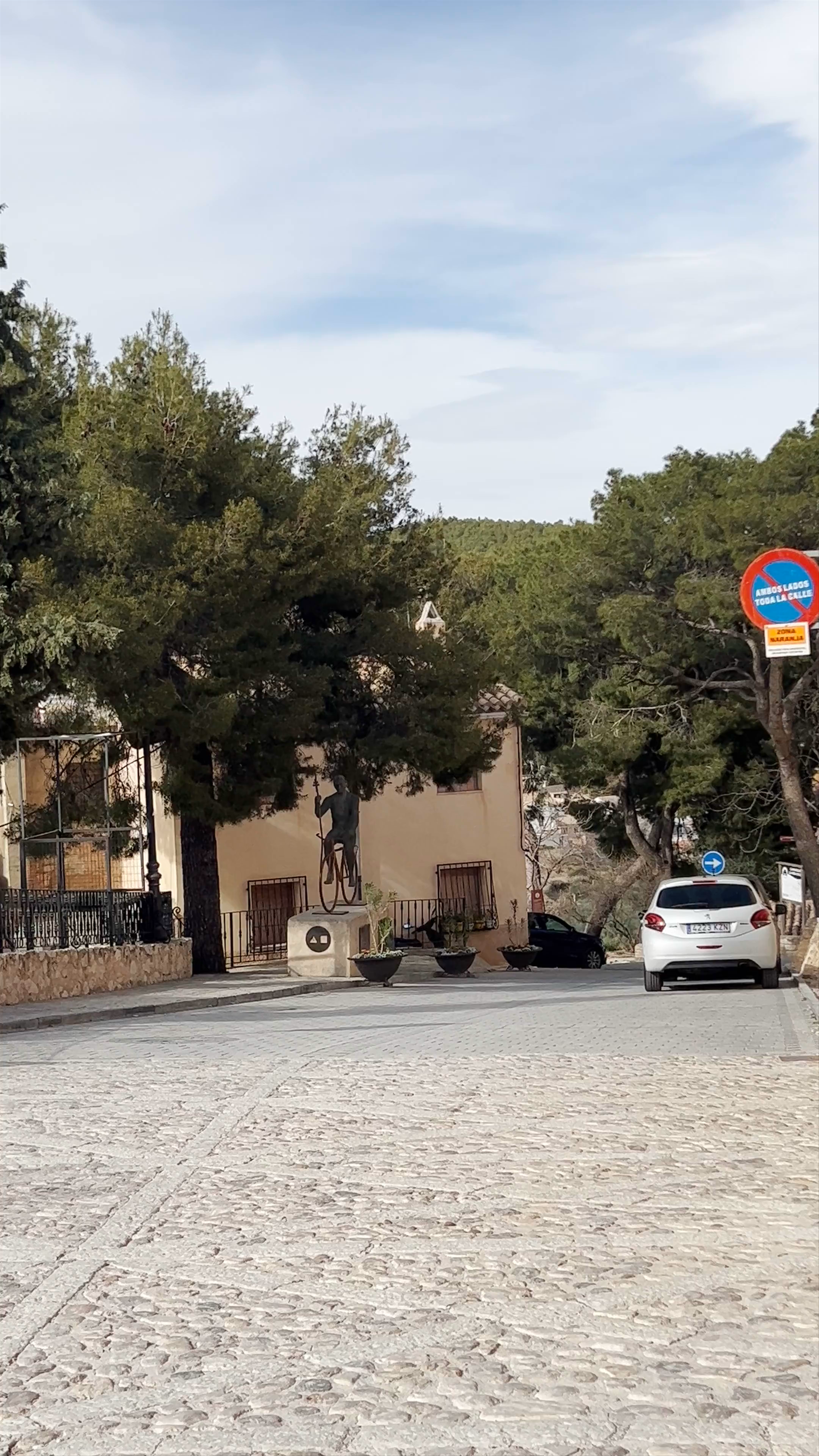 Strolling Through Plaza Foso del Castillo, Caravaca de la Cruz