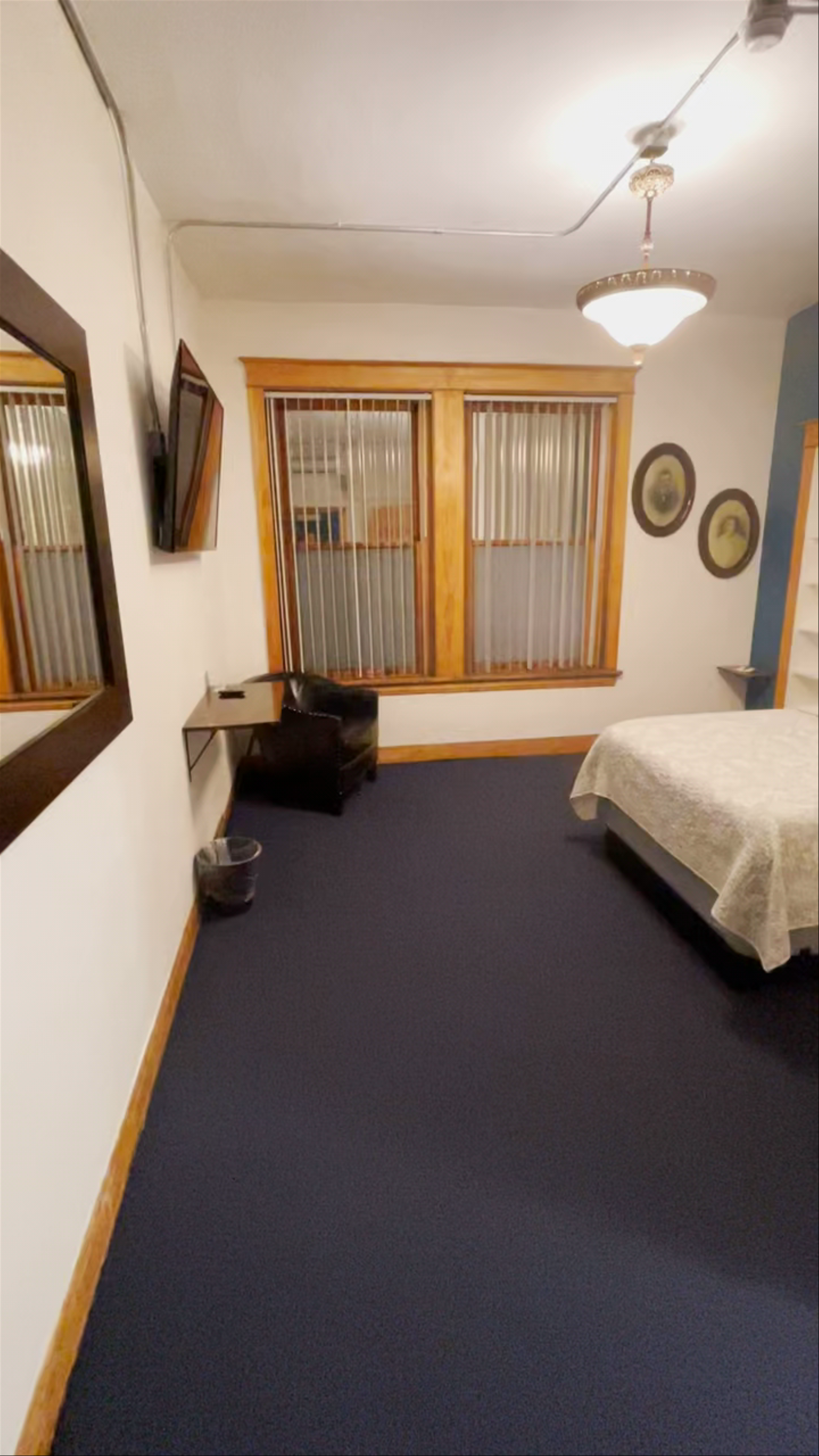 11th Avenue Hostel