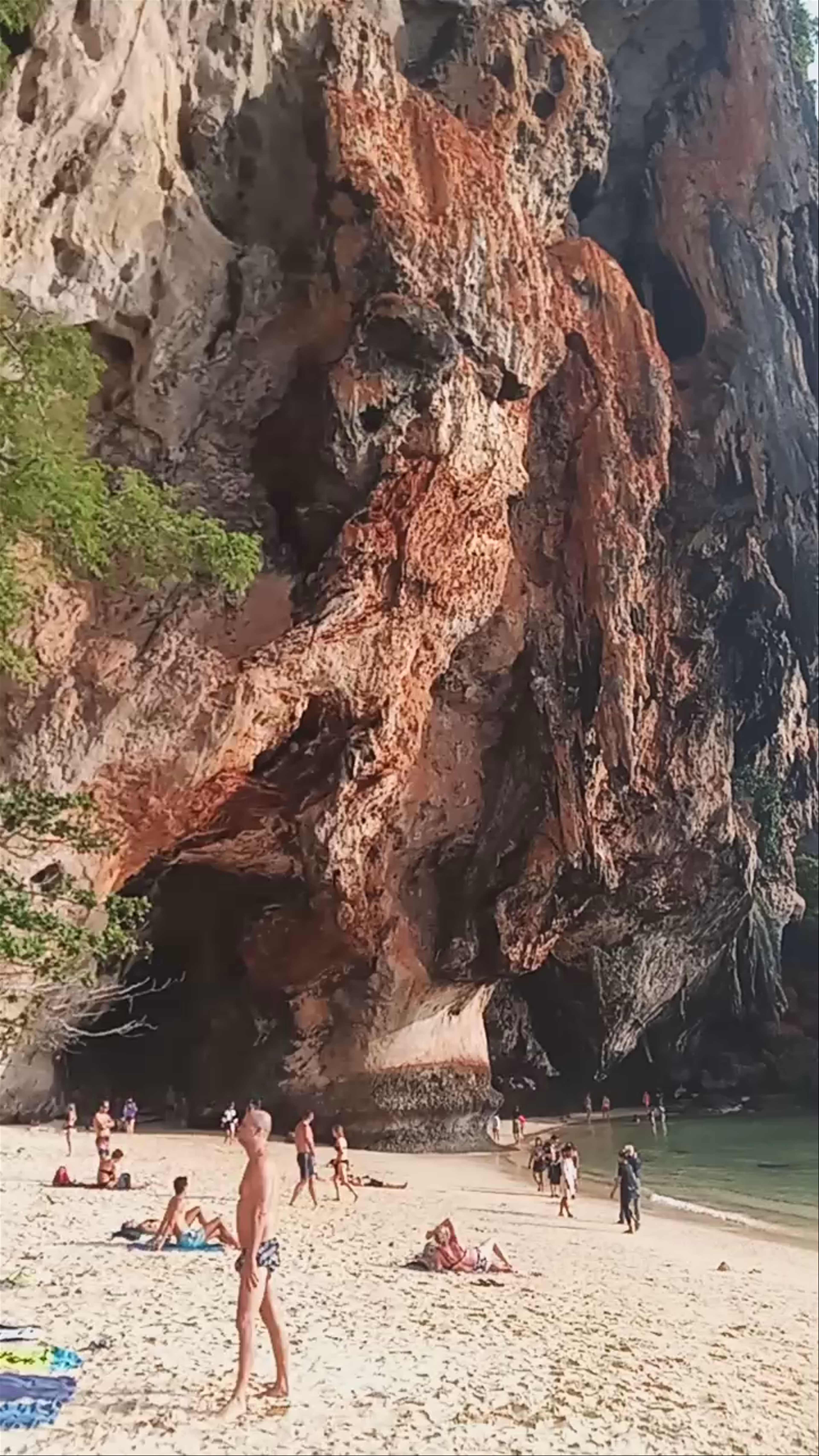 Tonsai Beach