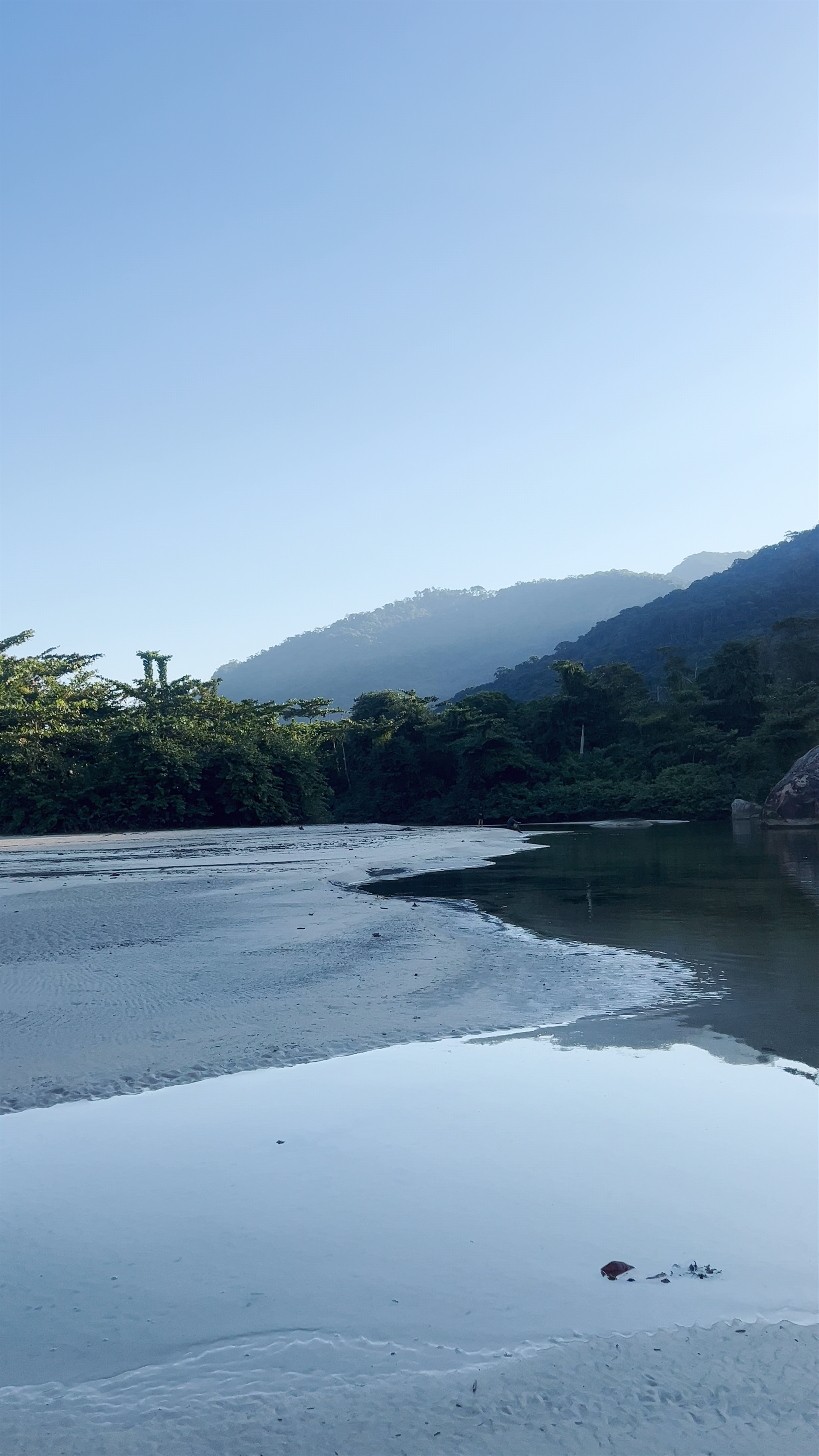 Praia de Dois Rios: A Serene Coastal Escape in Angra dos Reis, Brazil