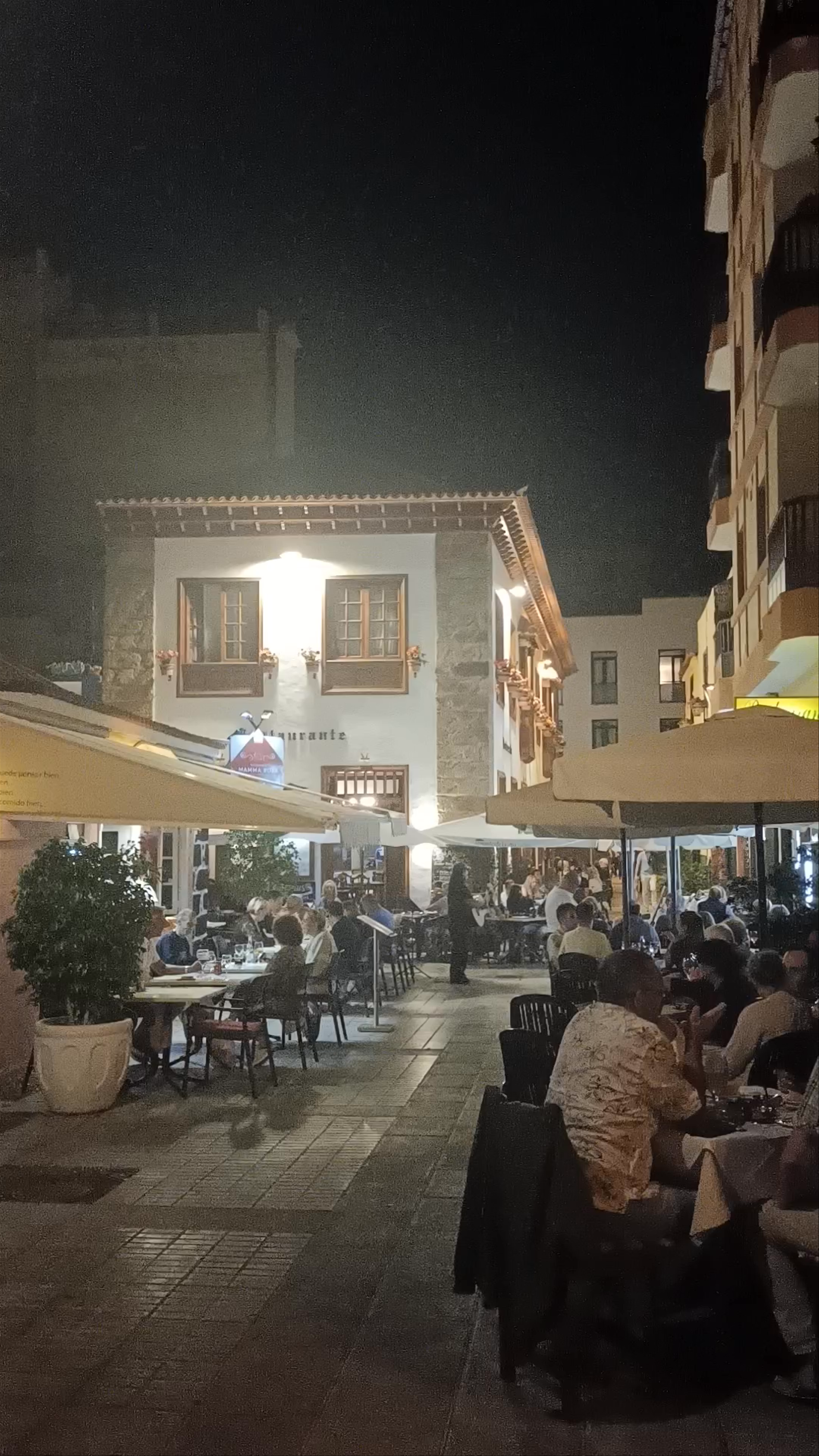 Nightlife and Urban Art in Puerto de la Cruz, Tenerife