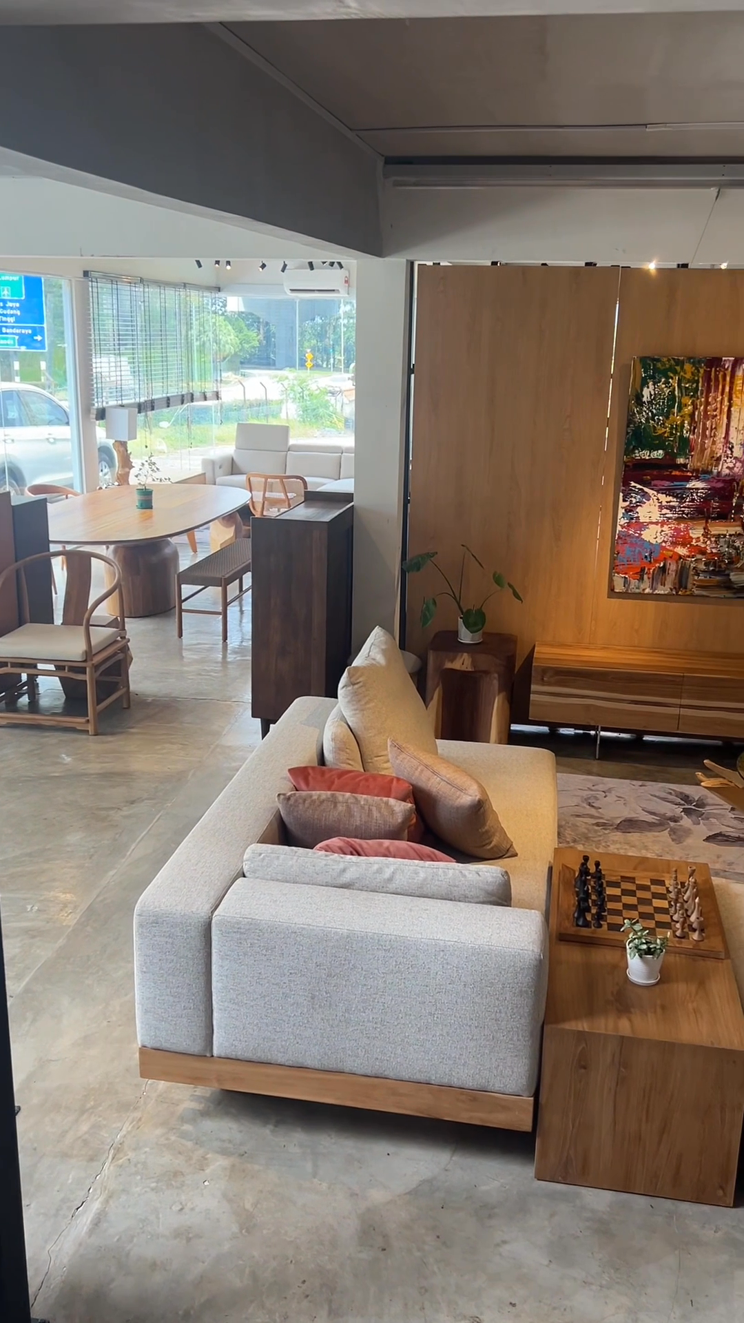 boo-furniture's-beautiful-showroom-🪑