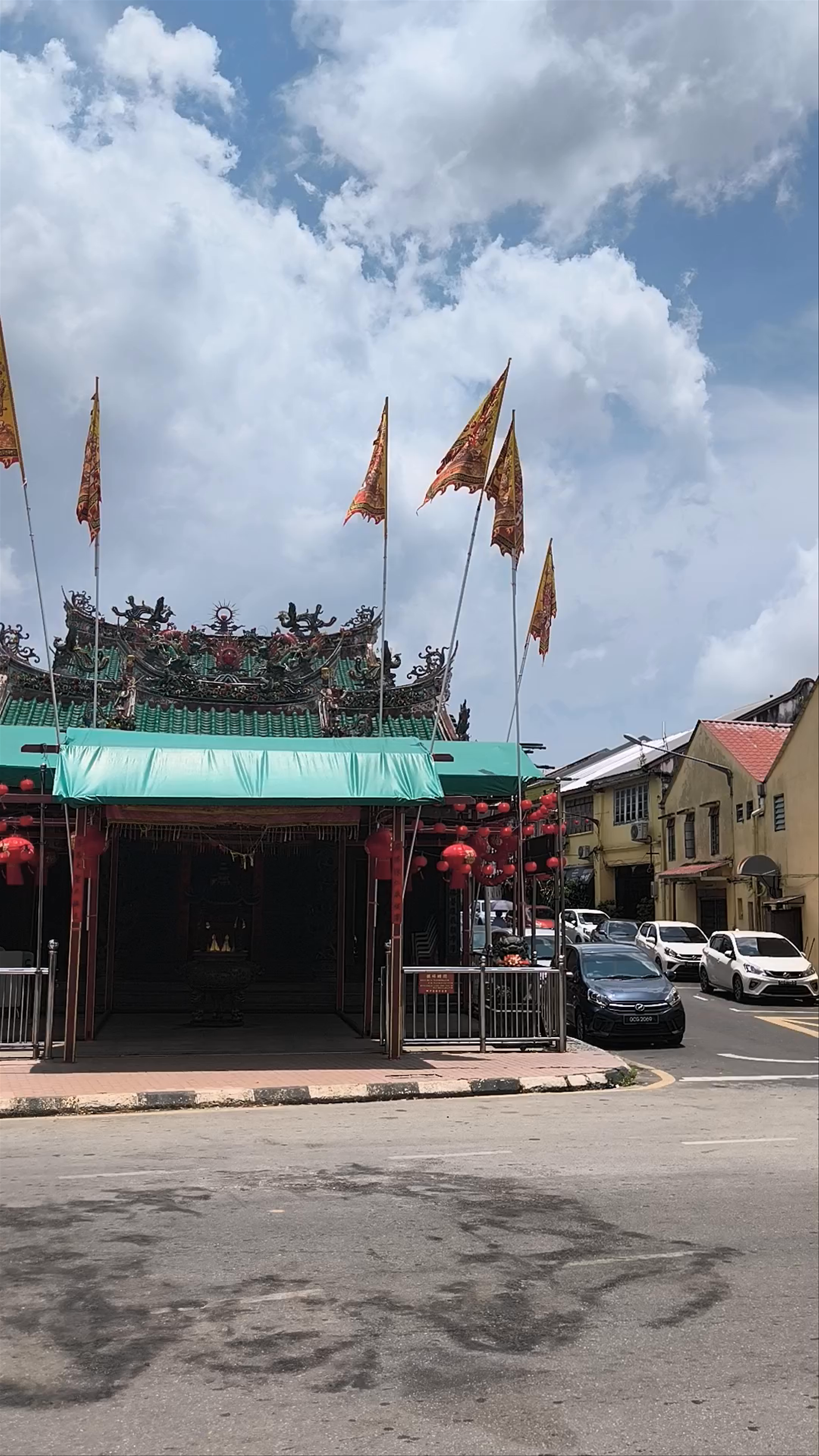 Hong San Si Temple on Wayang Street, Kuching - A Cultural Oasis in Sarawak