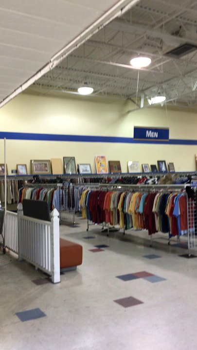 Goodwill- Austin Peay Store - Large store, full shelves and racks - Thrift Stores Near Me - Memphis, Tennessee