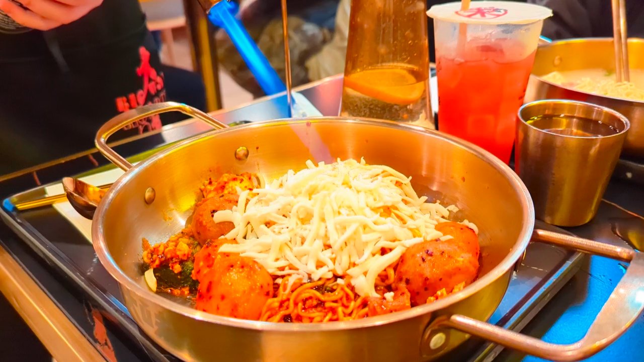 Big Way Hot Pot - Torching the Cheese. - Hot Pot Near Me - Vancouver, British Columbia