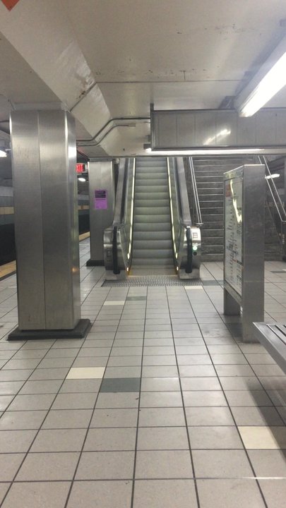 SEPTA Oregon Station - A working escalator that doesn't smell like urine! - Trains Near Me - Philadelphia, Pennsylvania