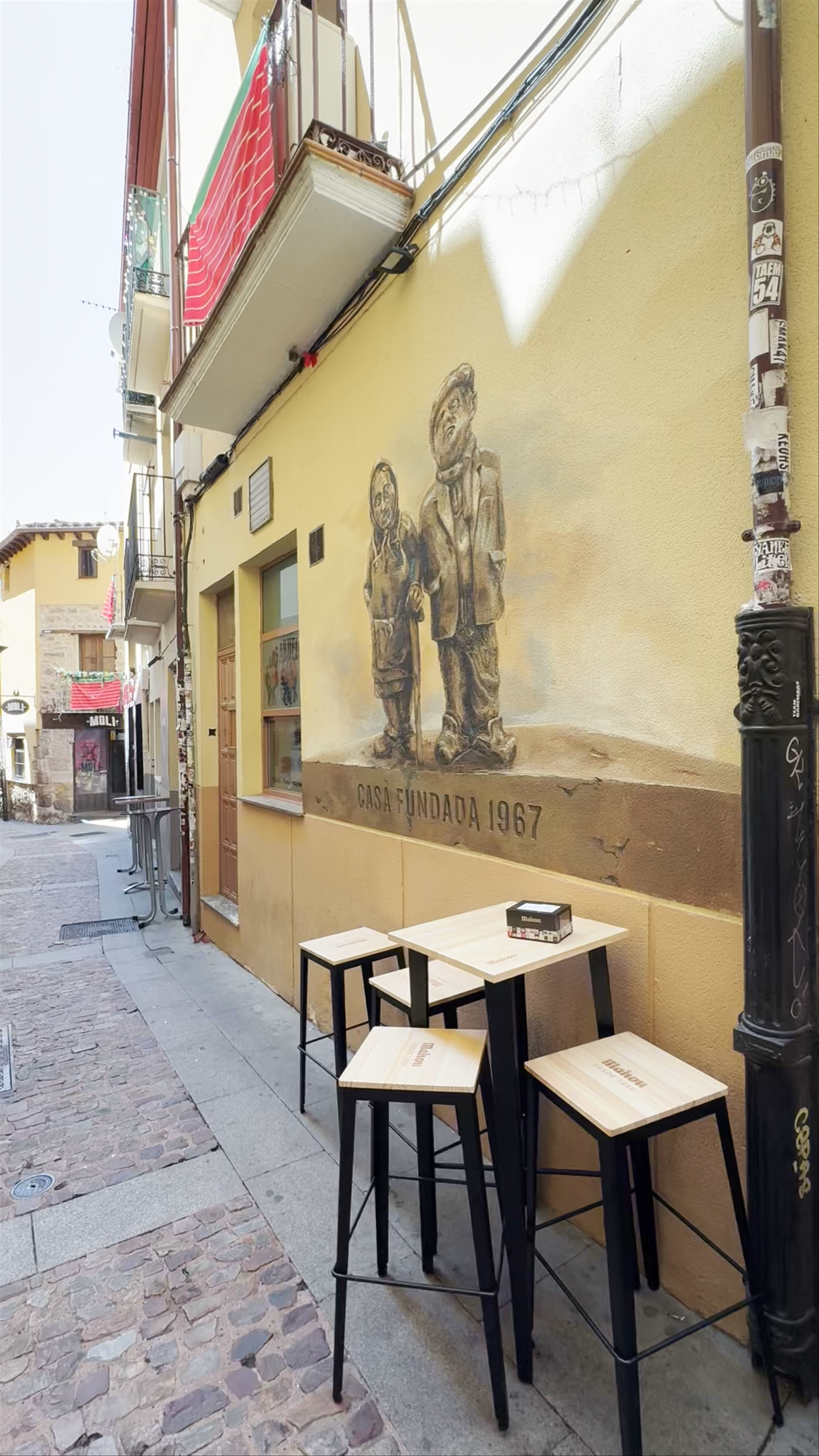 Los Abuelos I: Historic Charm and Social Vibe in Zamora, Spain