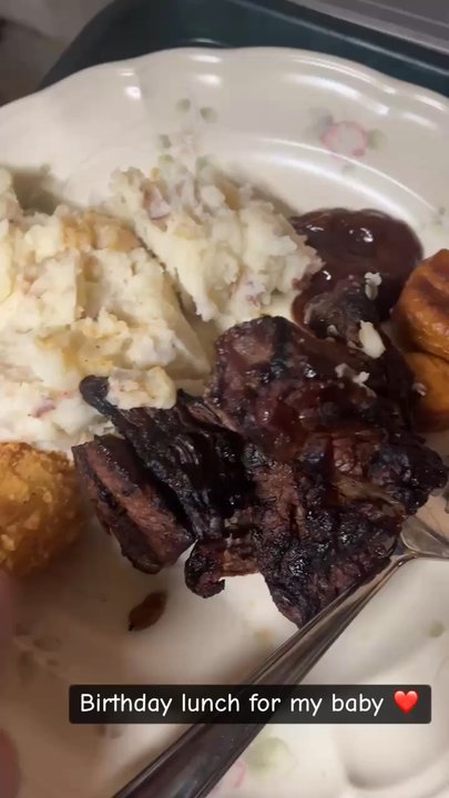 Olde Towne Tavern - Steak tips, garlic mashed and green beans  Mini pretzels and beer cheese  Cheese curd poutine  Chicken finger basket   Amazinggggg! - Sports Bars Near Me - Milford, New Hampshire