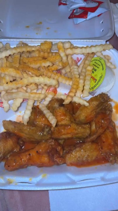 American Deli - Honey Hot Wings - Chicken Wings Near Me - Memphis, Tennessee