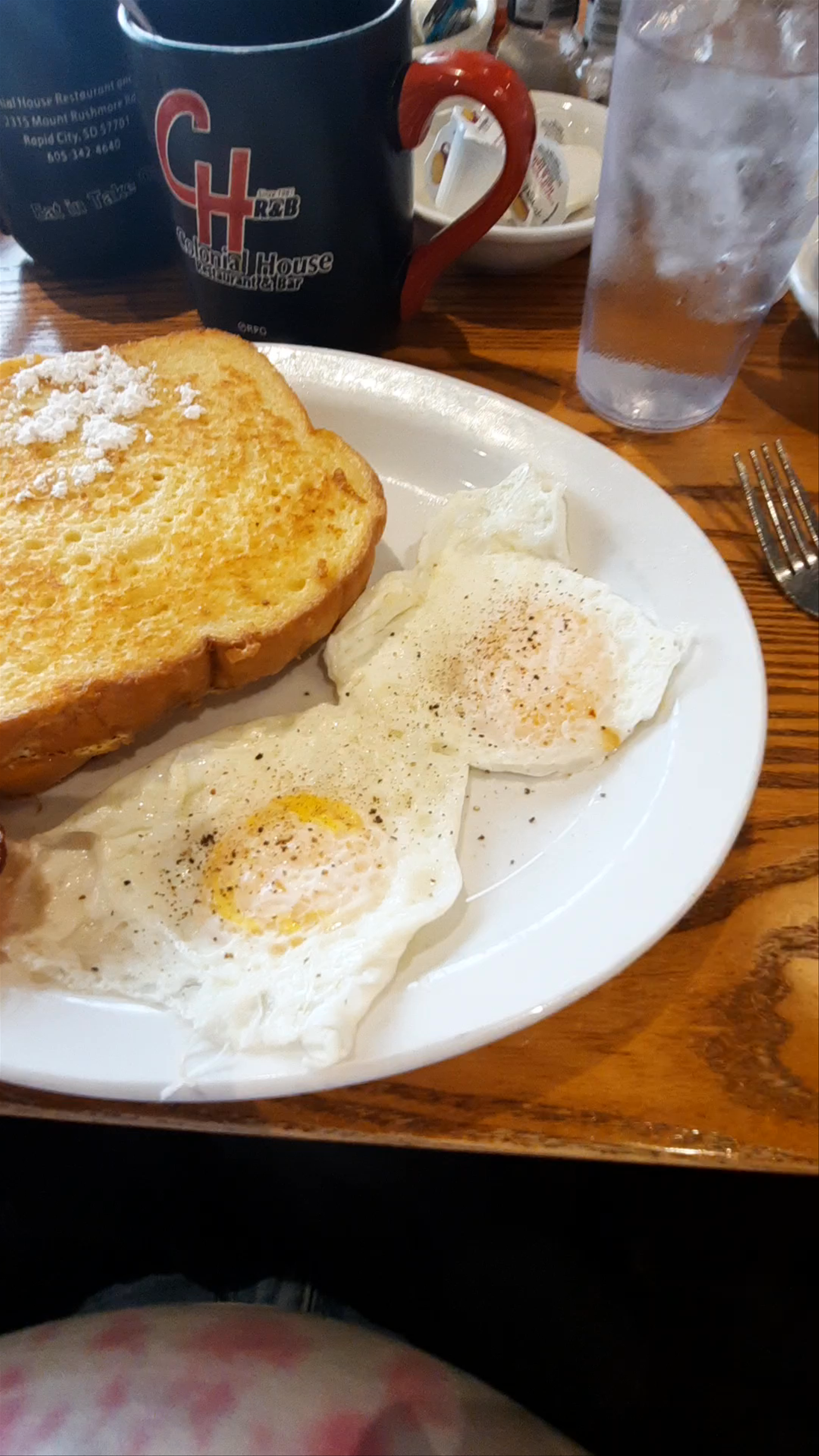Colonial House Restaurant & Bar Breakfast in Rapid City