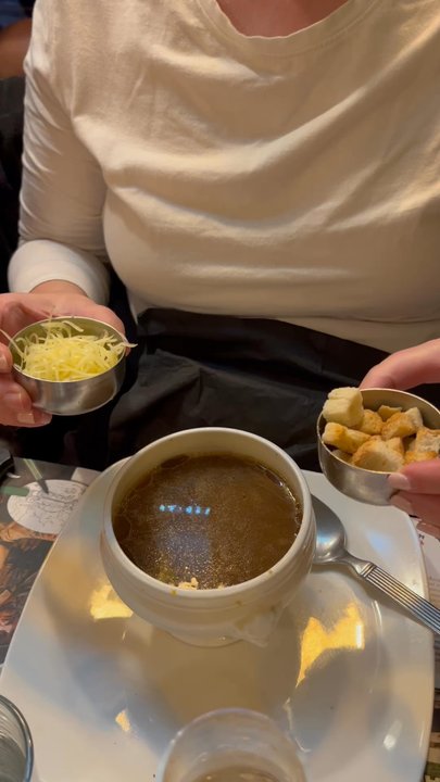 La Fringale - Onion soup accoutrements - Pizza Near Me - Bayeux, 14