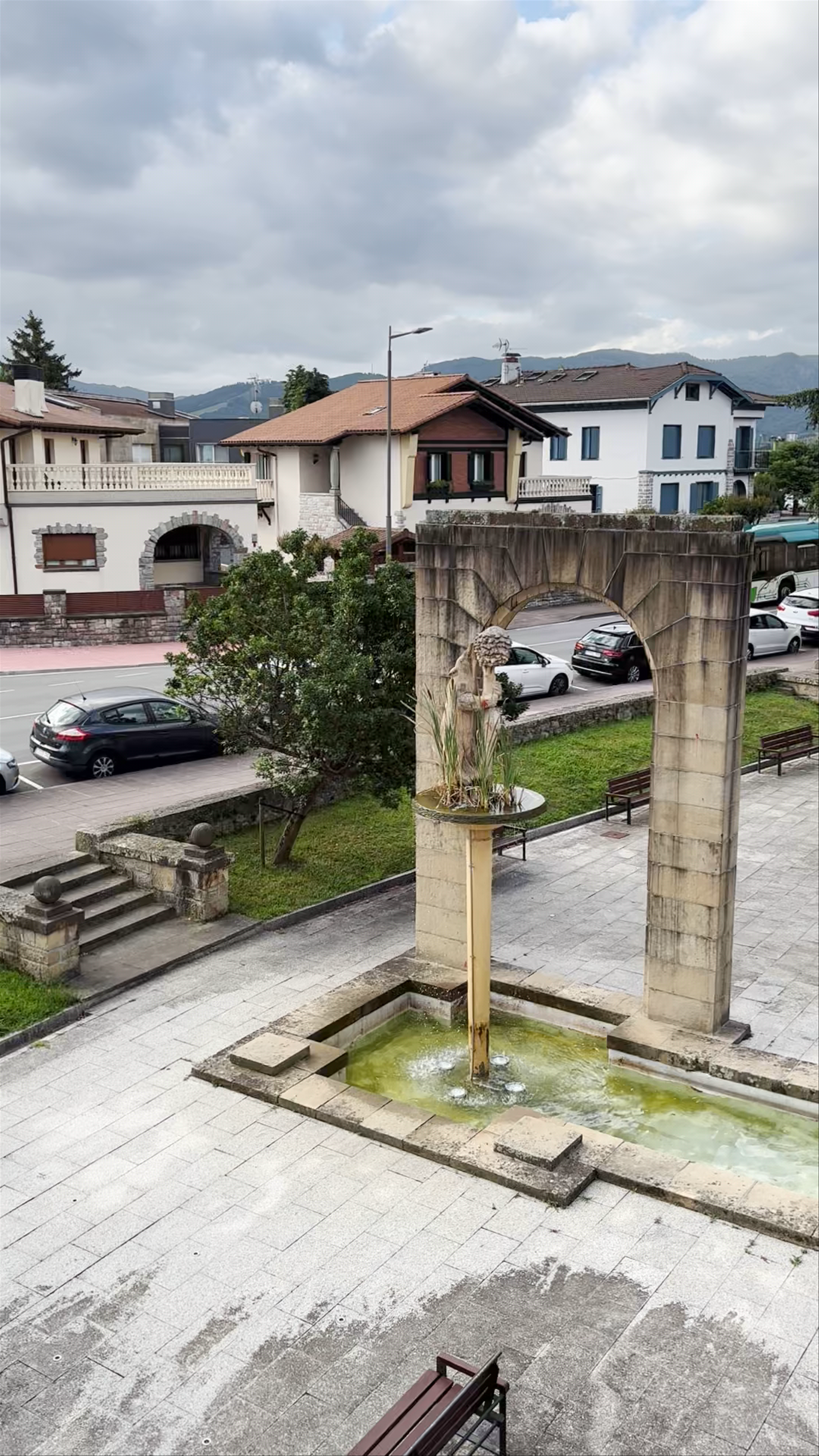 El Oso y el Madroño (José Díaz Bueno, 1955)