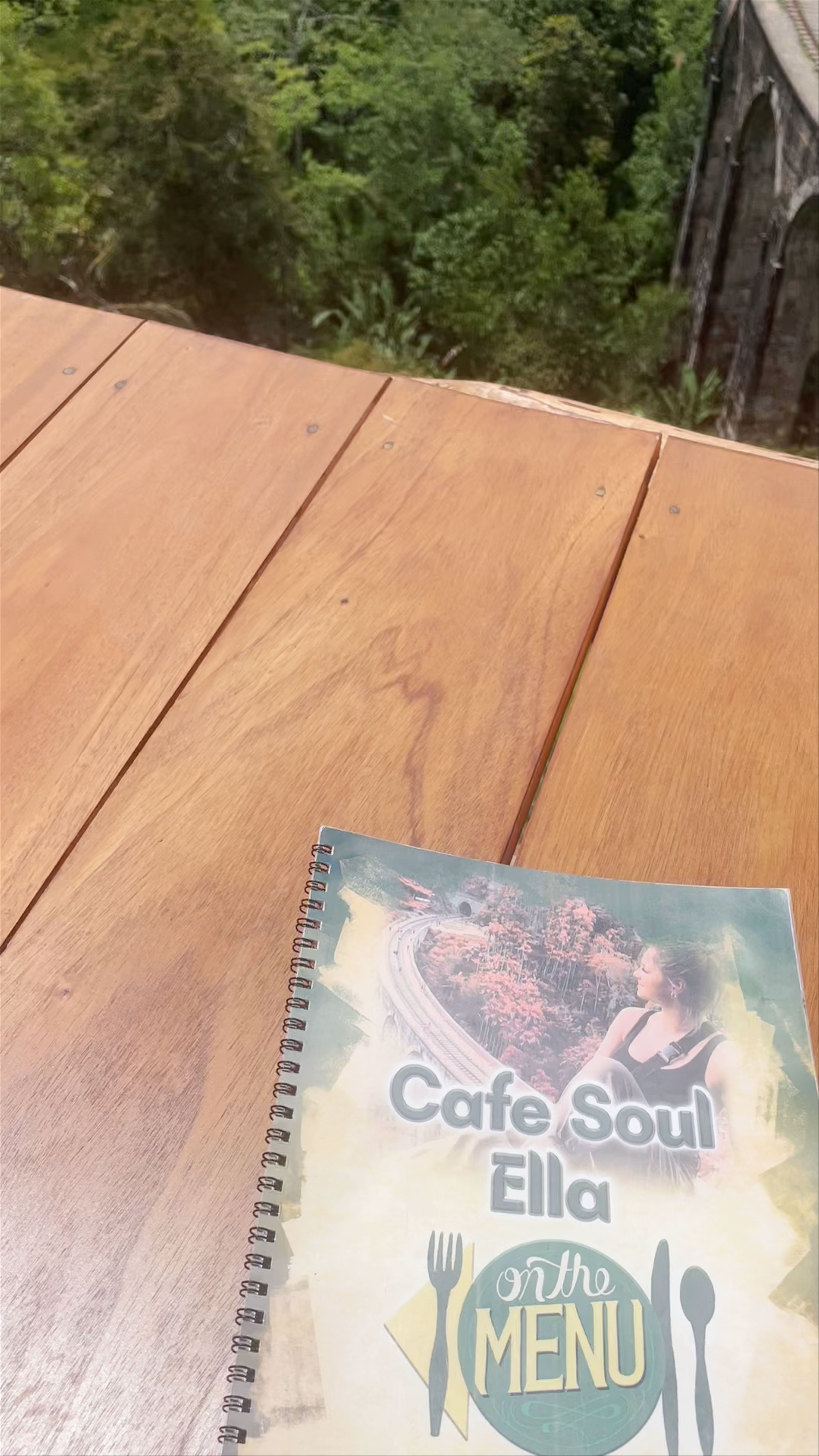 Cafe soul Ella (point of view to 9th arche bridge