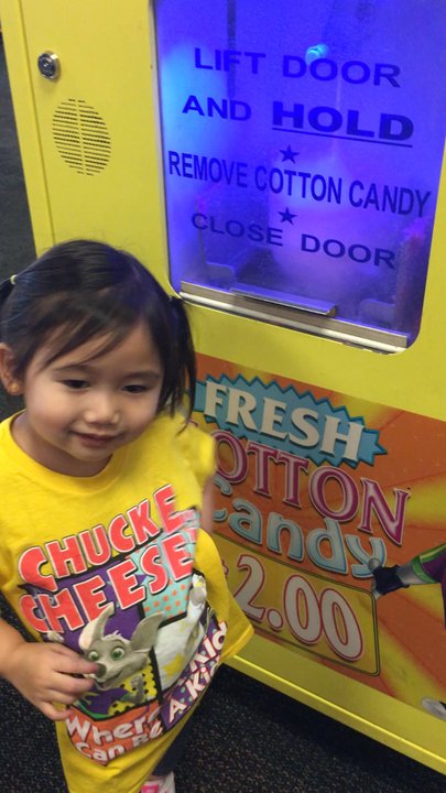 Chuck E. Cheese - Fresh Cotton Candy  $2 - Pizza Near Me - Kent, Washington