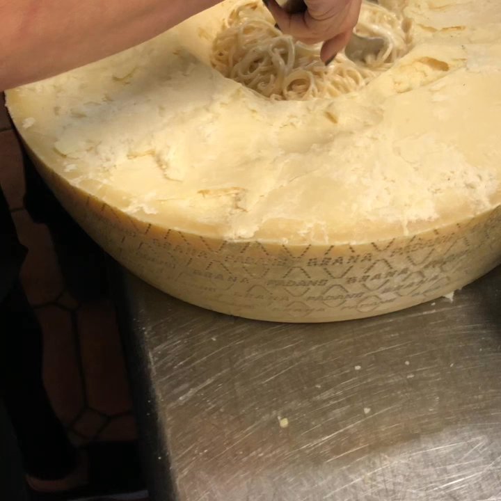Sogno Wheaton - Cacio e Pepe Parmesan wheel - Italian Near Me - Wheaton, Illinois