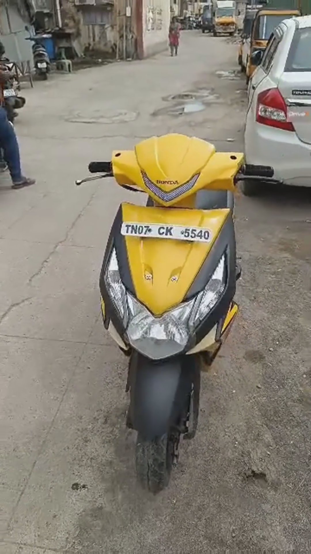 Walk-around video thumbnail