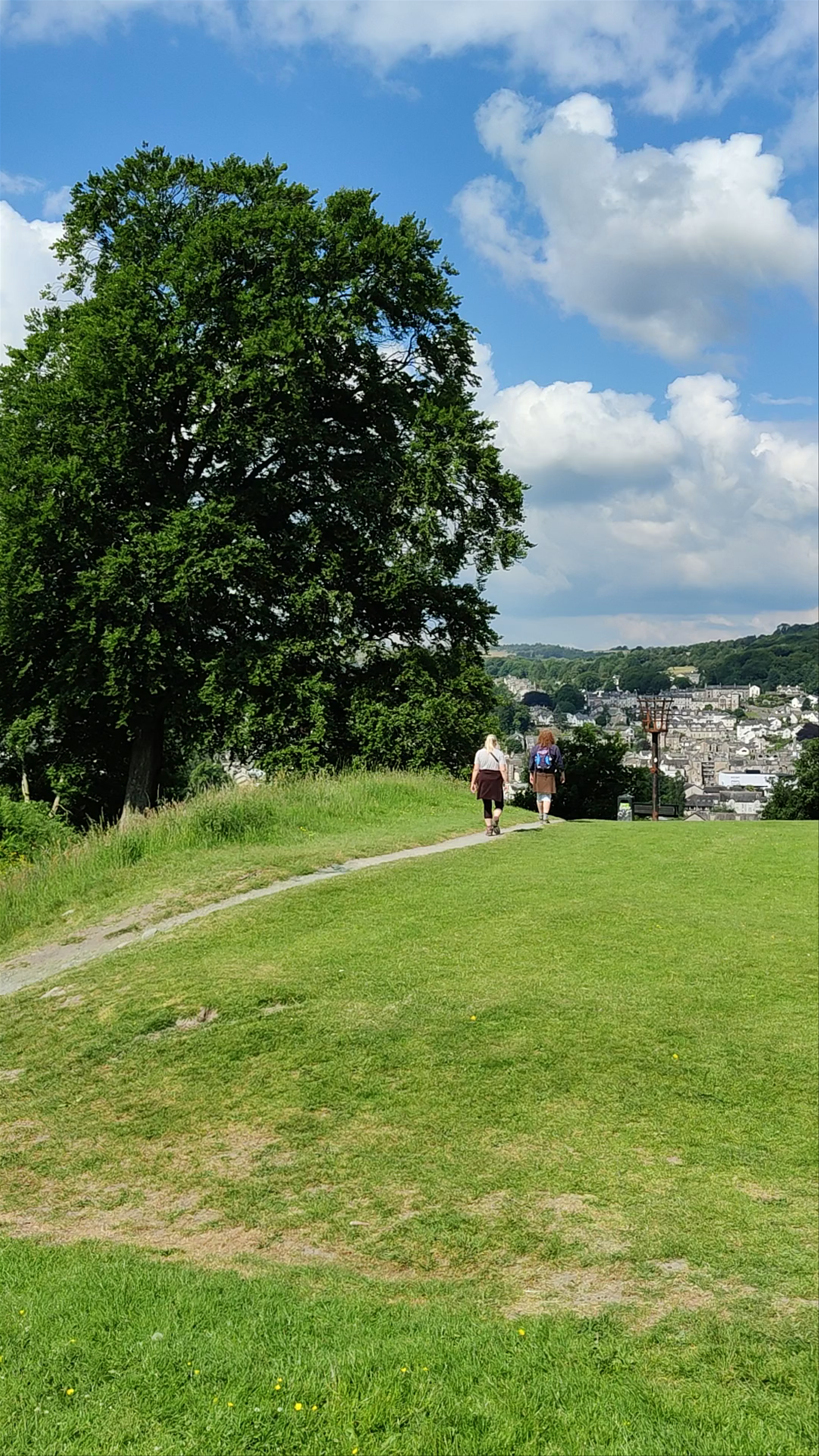 Kendal Castle: Exploring Historic Ruins Amid Lush English Countryside