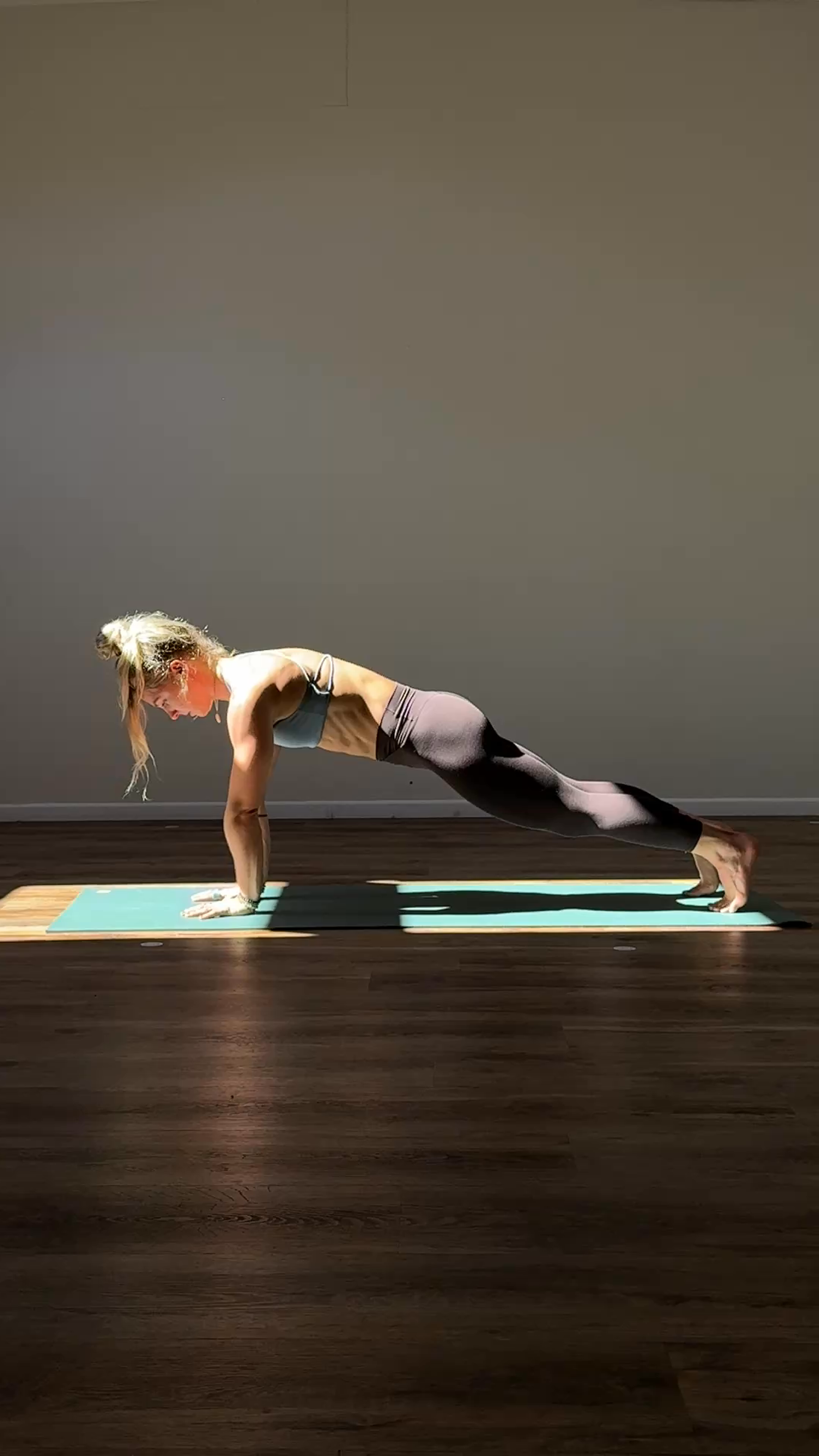 20 Min Arms & Abs EMOM - Bodyweight