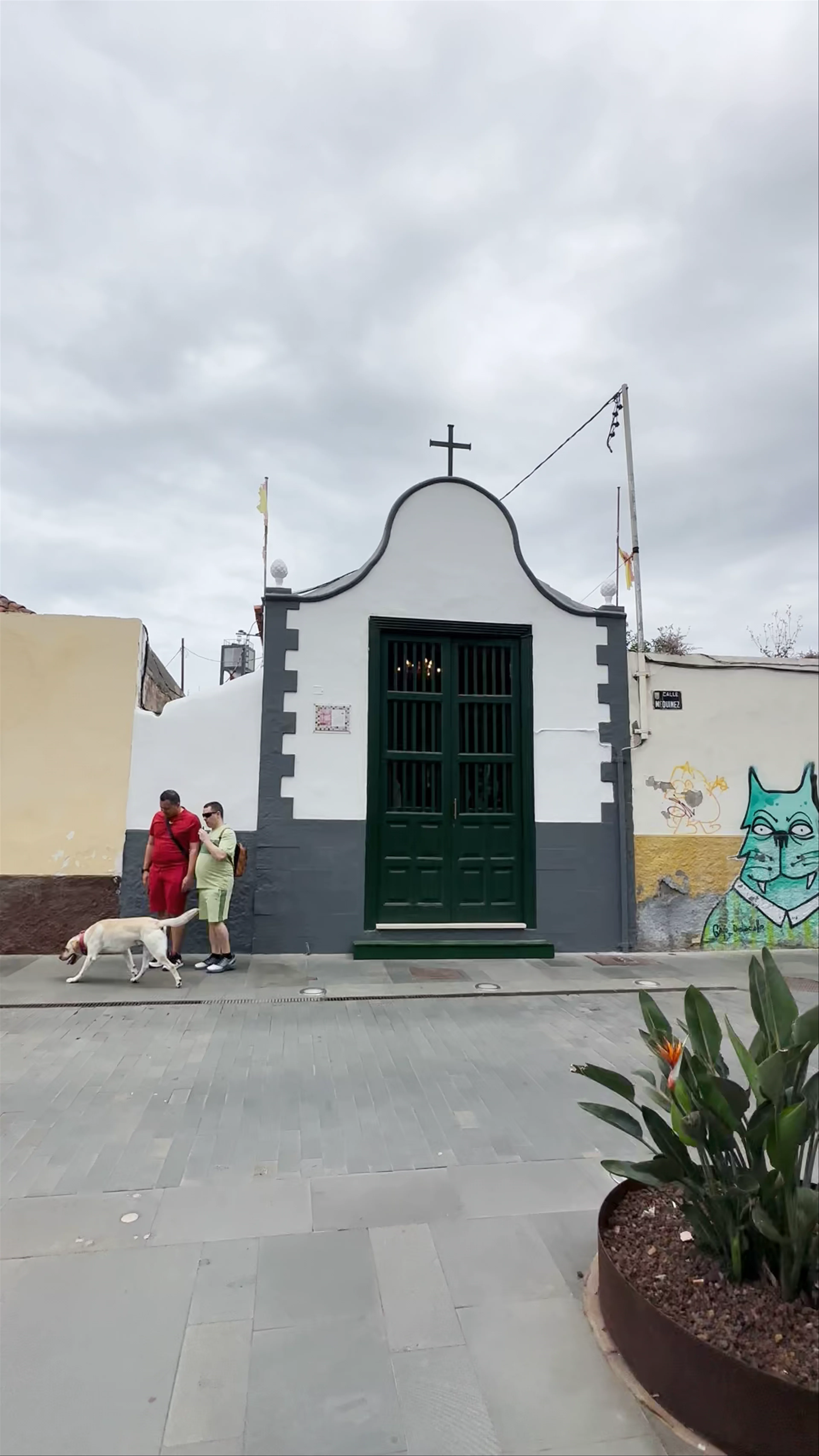 Plaza Benito Pérez Galdós (La Placeta), Calle Mequinez
