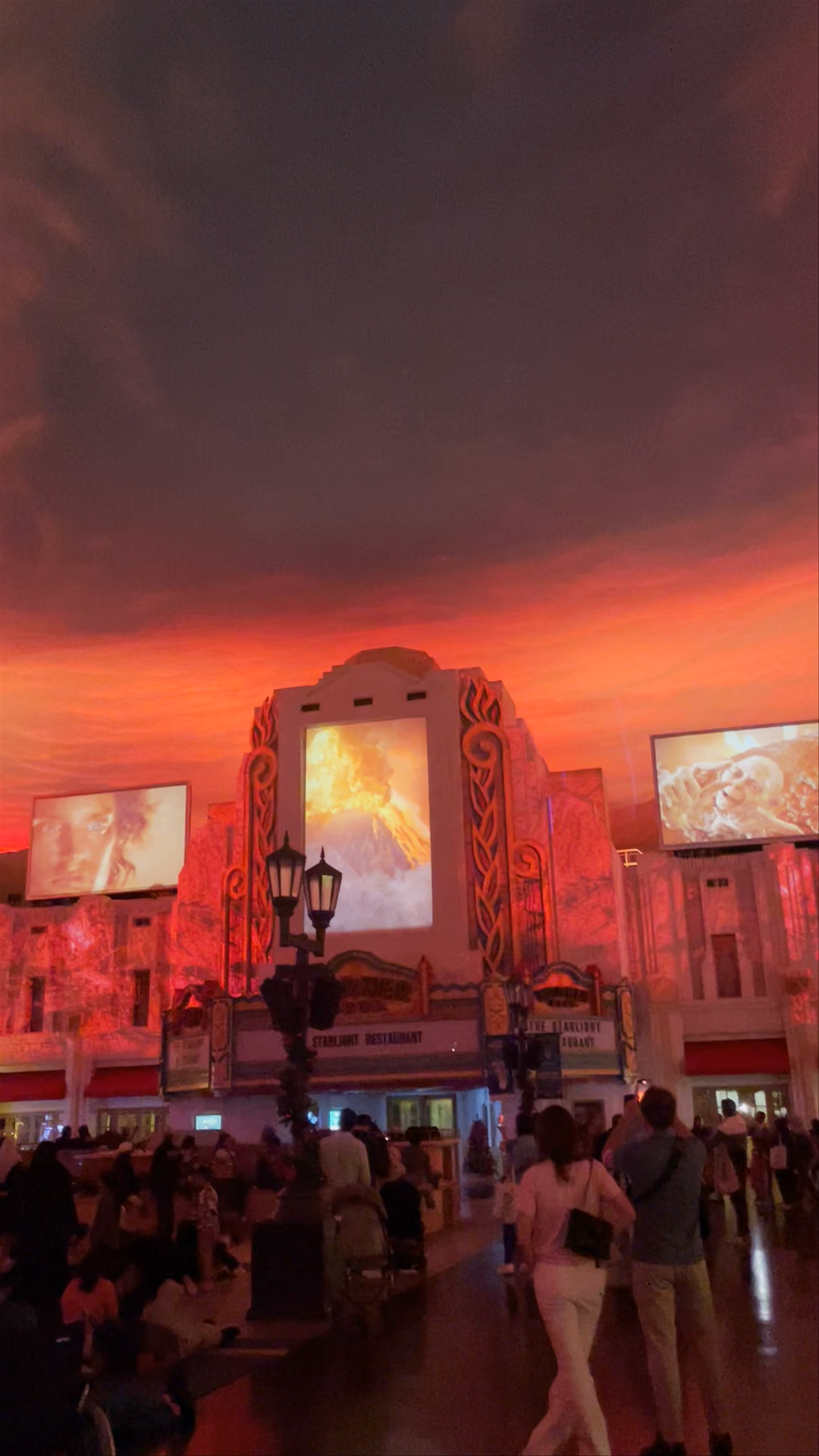 Warner Bros World Abu Dhabi - Abu Dhabi - United Arab Emirates