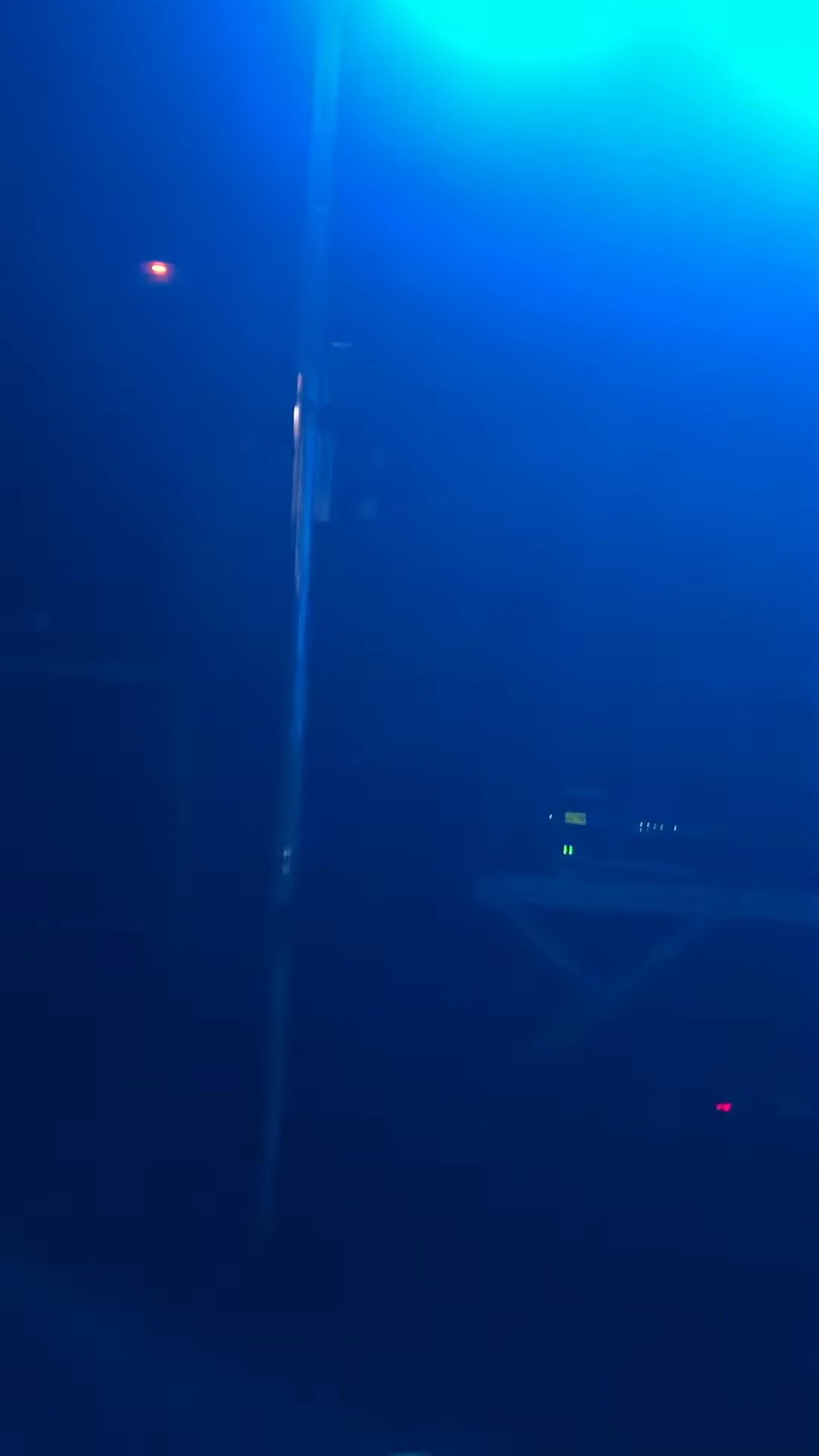 DJ Chris - Sound Check in Val-d'Isère with Par Can Lights - video 4