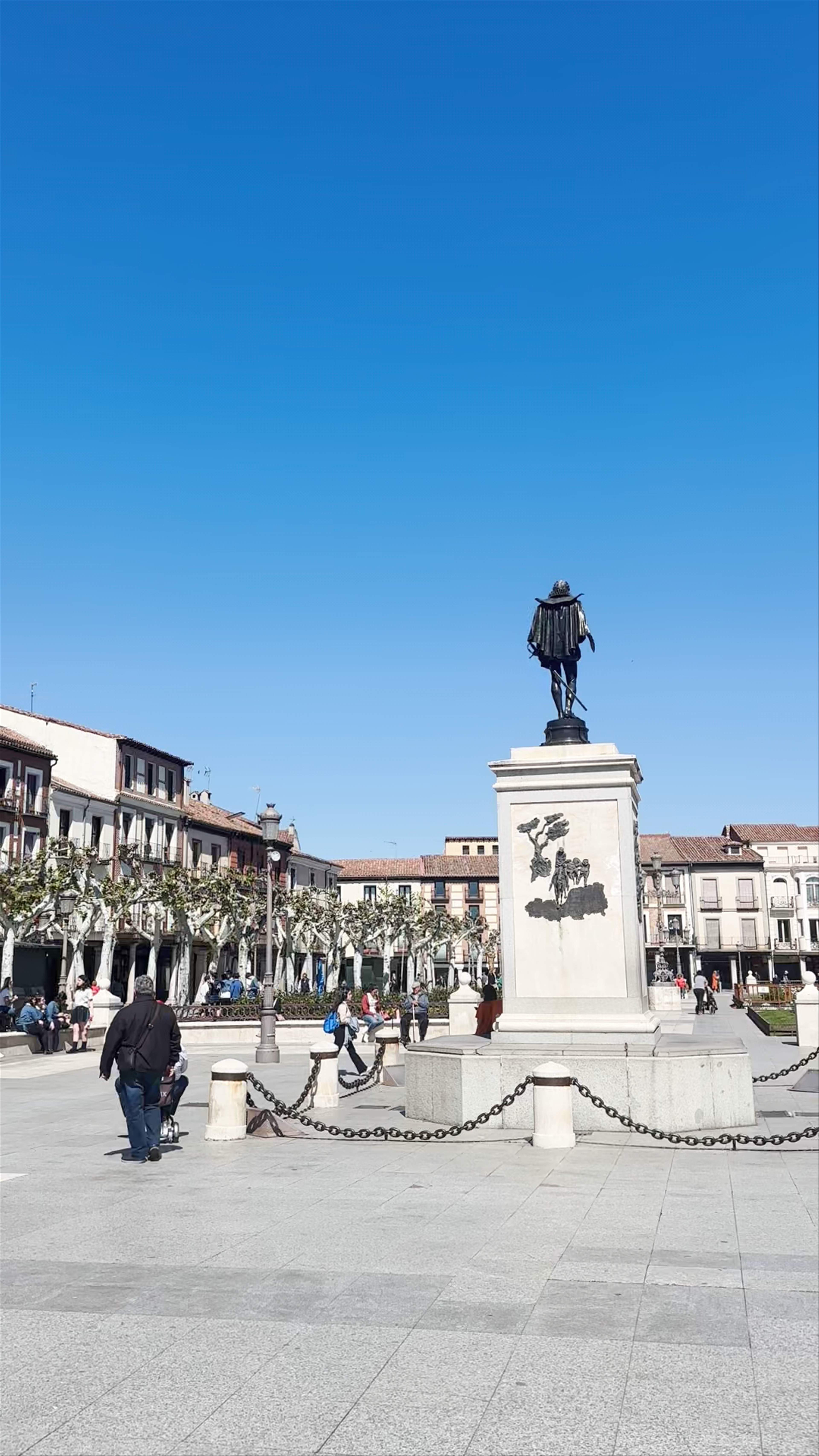 Monumento a Miguel de Cervantes at Plaza de Cervantes, Alcalá de Henares