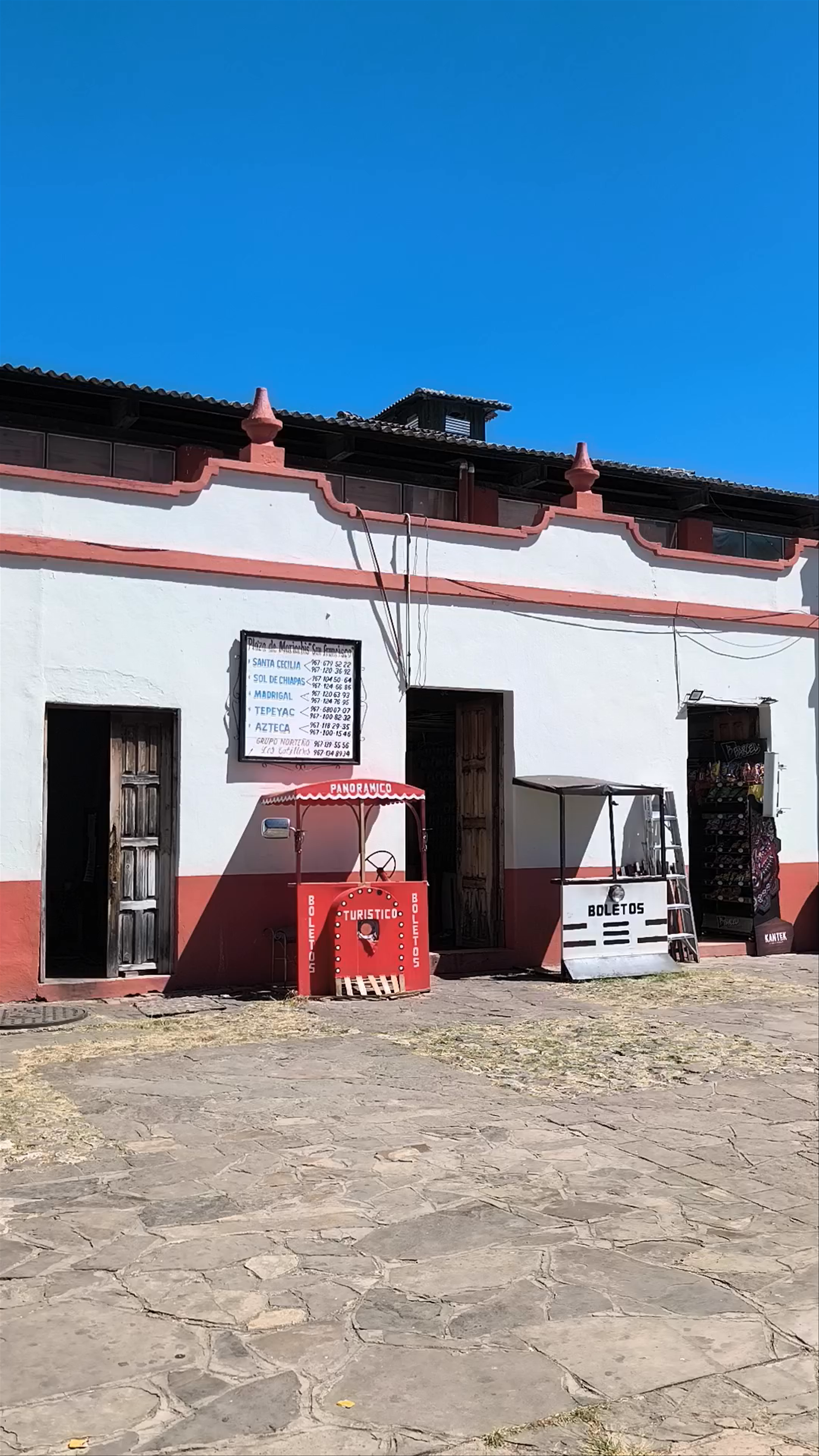 Mercado de Dulces y Artesanías Ámbar