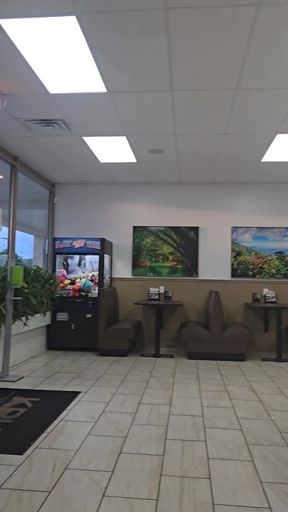 Kru GrillHouse - Nice musical vibes - Caribbean Near Me - Danbury, Connecticut