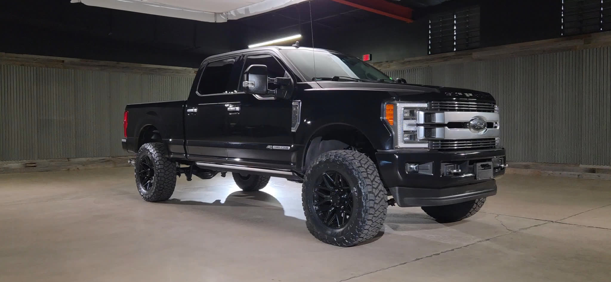 Lifted Trucks - #T33851A - 2019 Ford F-350 Super Duty Limited Crew Cab