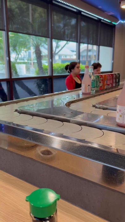 Go Go Sushi - Why bother having a conveyor belt if nothing will ever go on it? We should have gone to Kura sushi. - Sushi Bars Near Me - Pasadena, California
